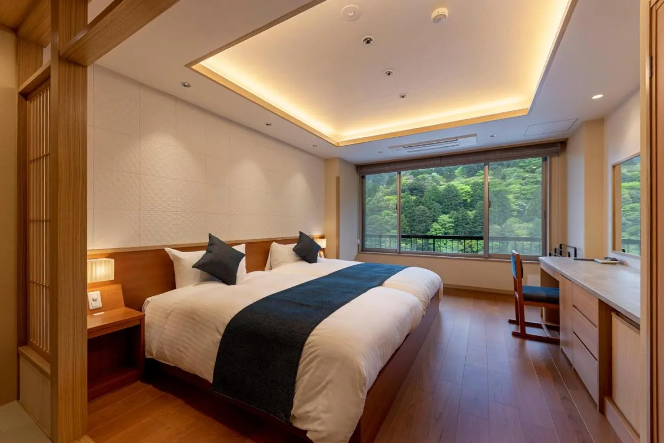 Photo of the whole room, Bed in Shikanoyu Hotel