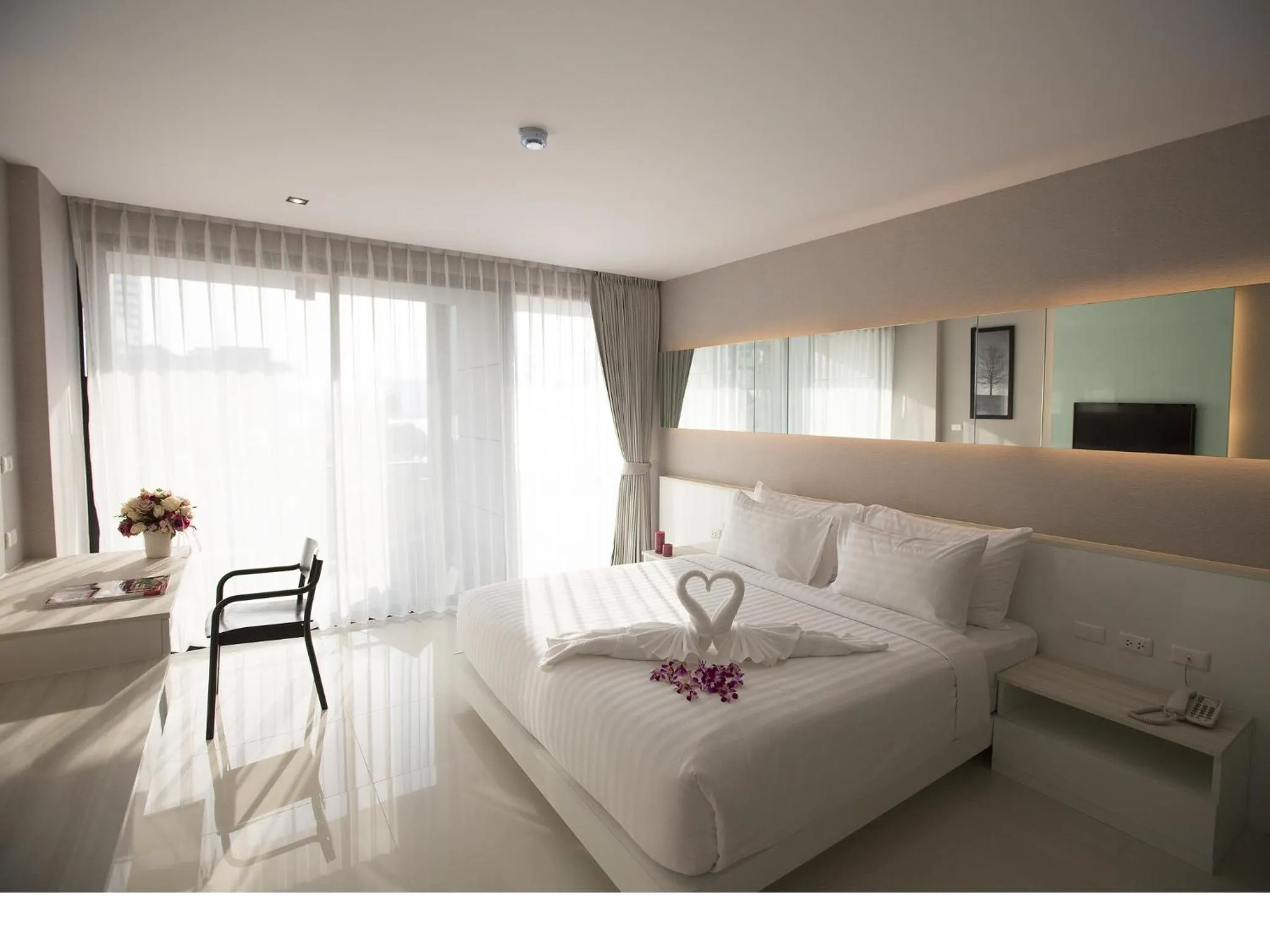 Photo of the whole room in Serenotel Pattaya