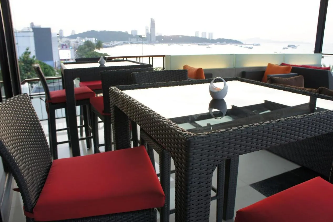 Restaurant/places to eat in Serenotel Pattaya