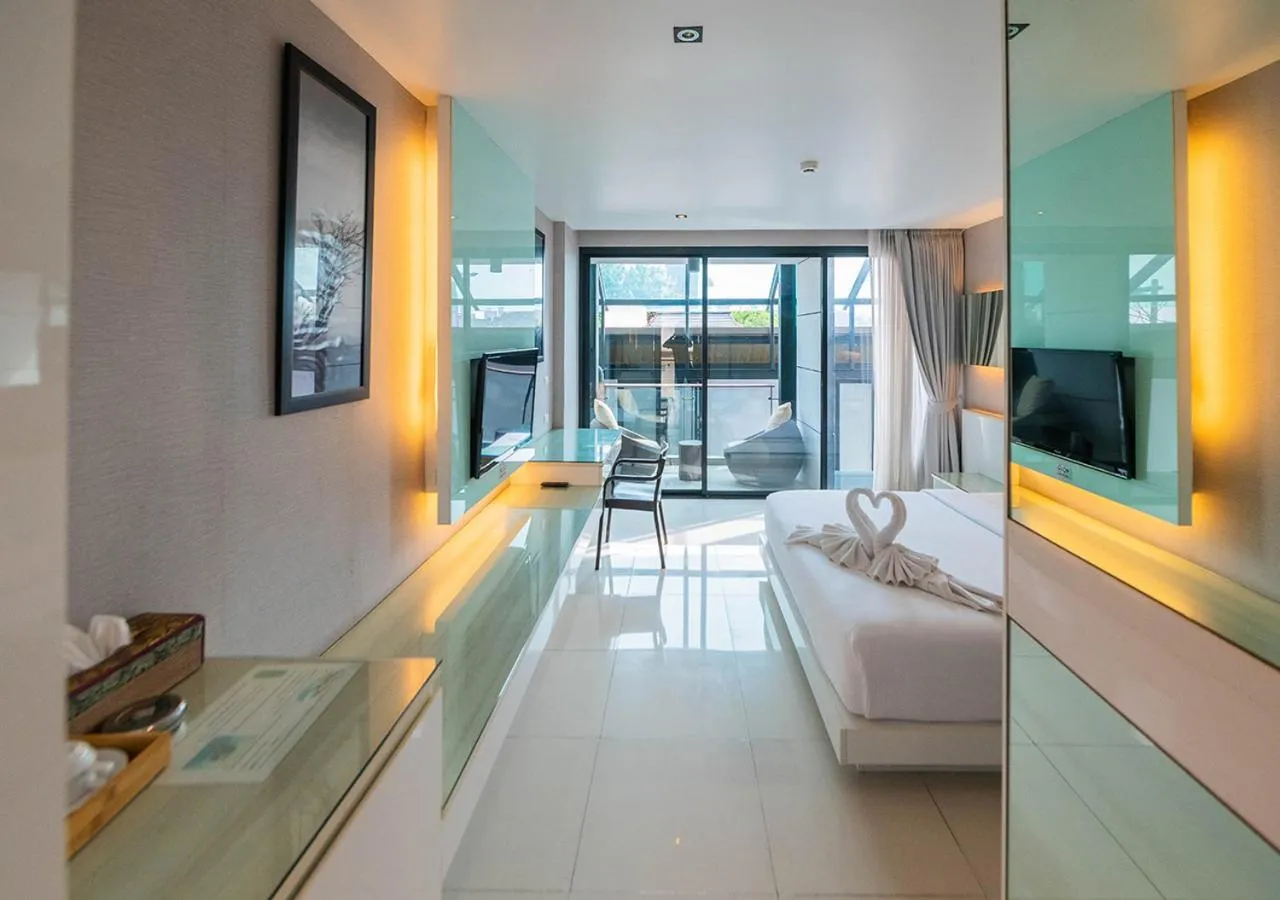 Bed in Serenotel Pattaya