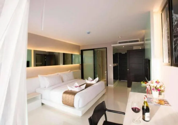 Bed in Serenotel Pattaya