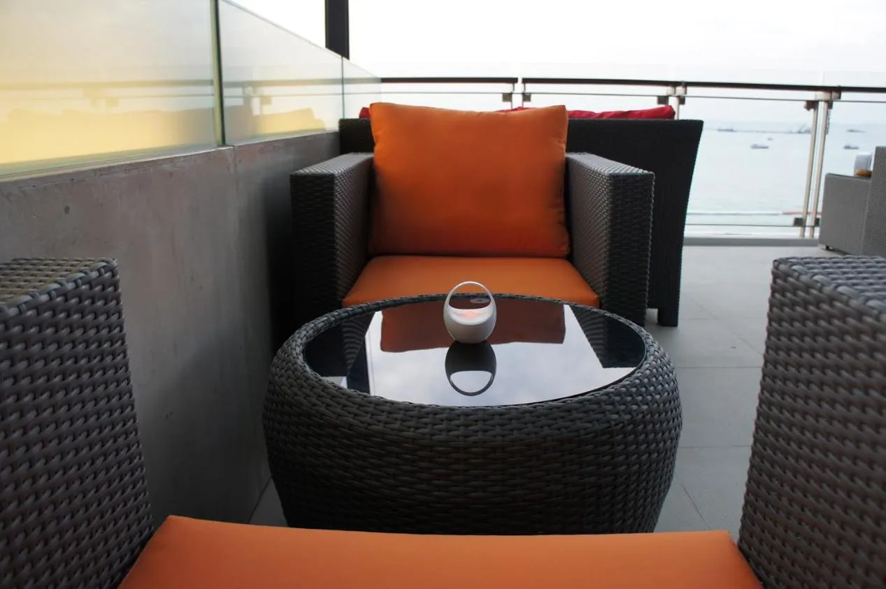 Restaurant/places to eat in Serenotel Pattaya