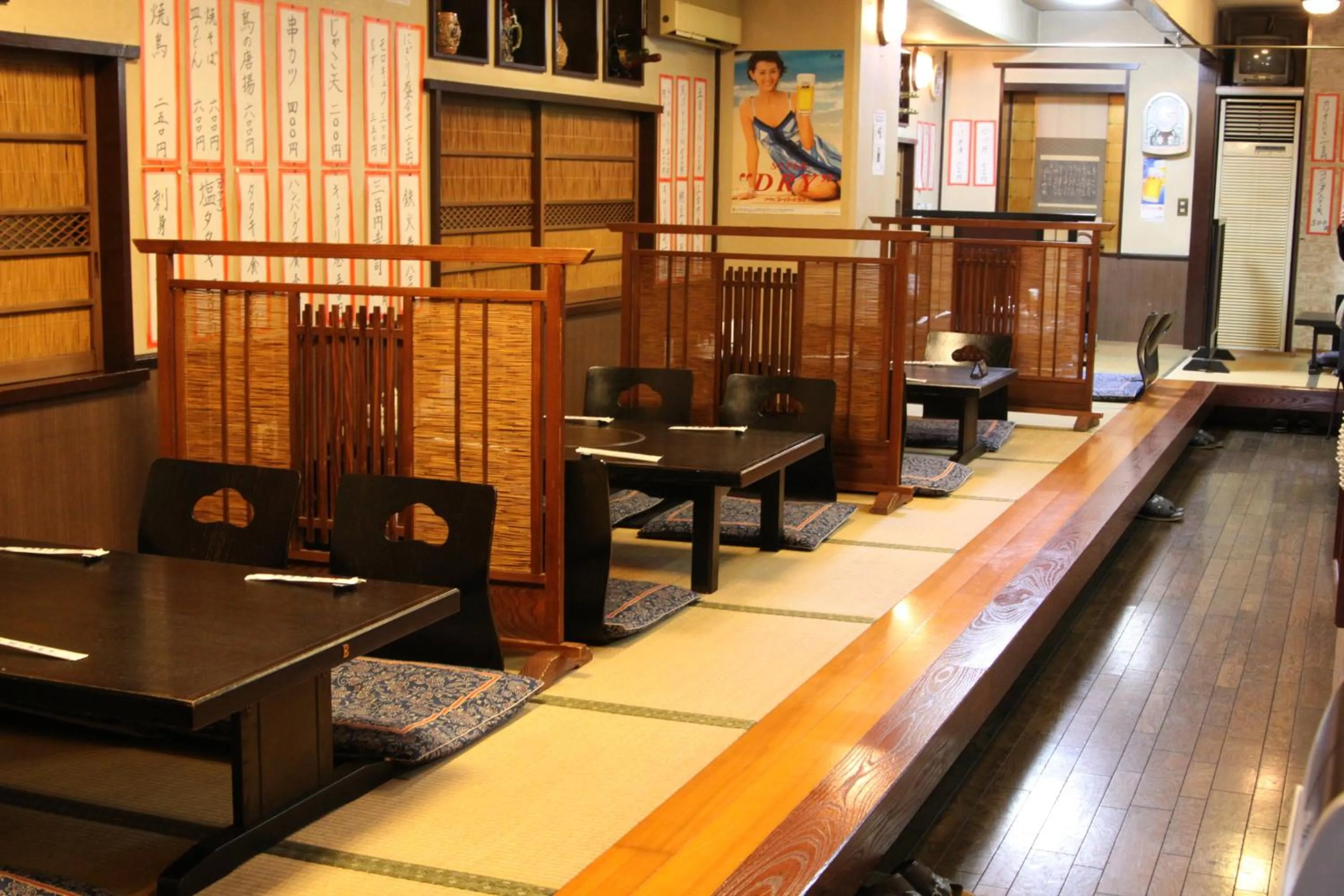 Restaurant/places to eat in Hotel Los Inn Kochi