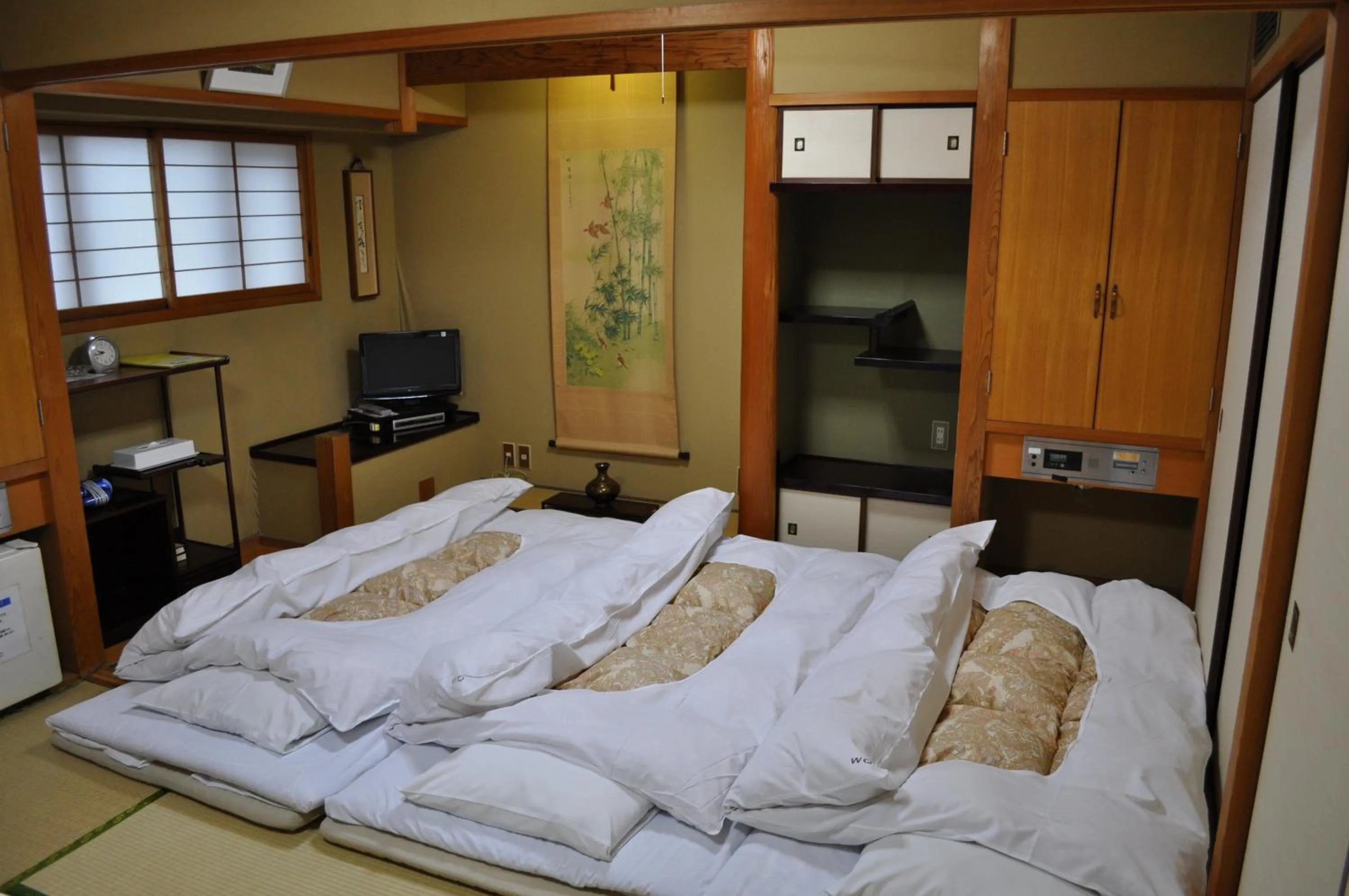 Photo of the whole room, Bed in Hotel Los Inn Kochi