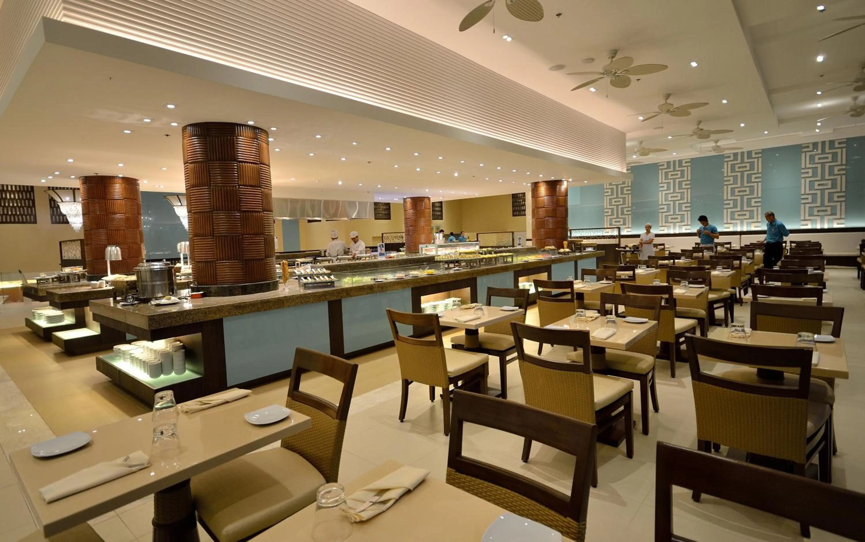 Restaurant/places to eat in Henann Resort Alona Beach