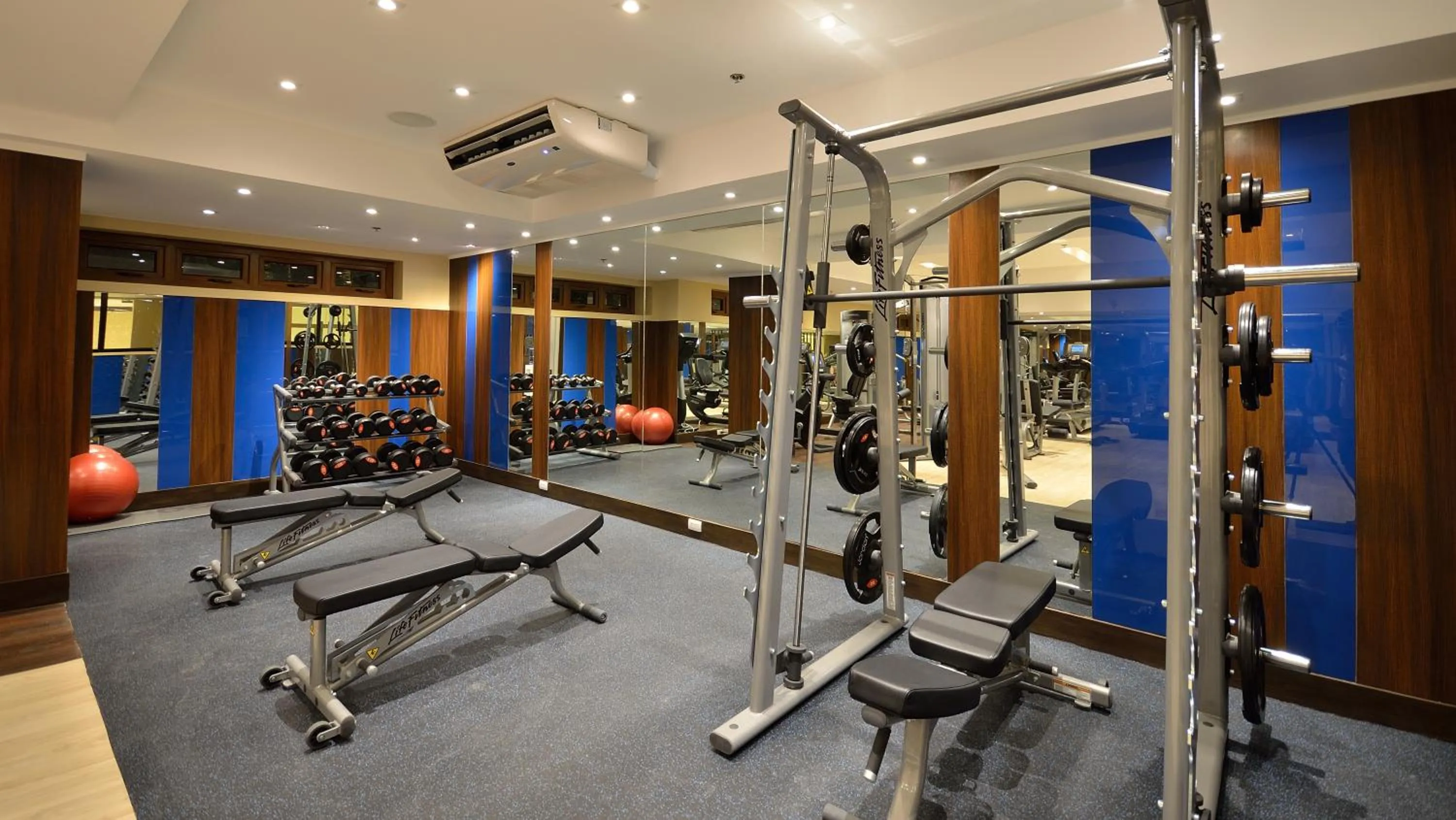 Fitness centre/facilities in Henann Resort Alona Beach