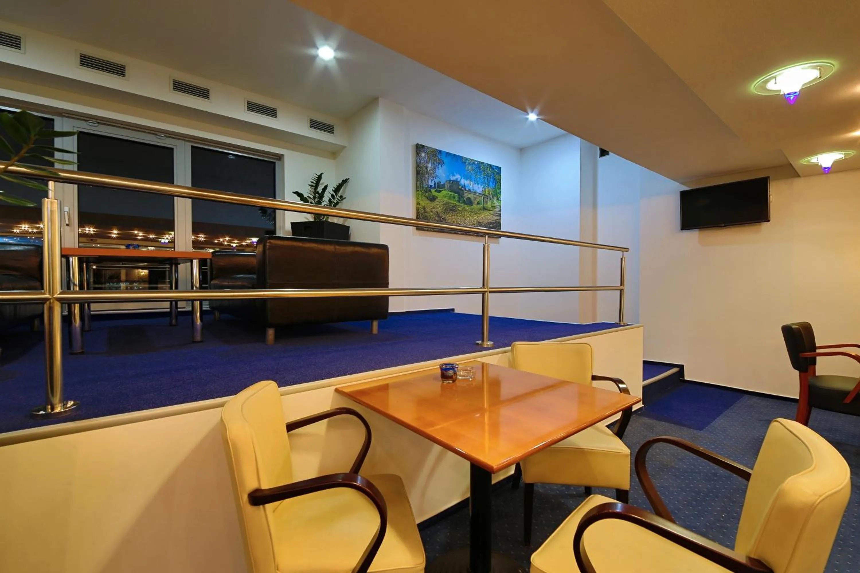 Lounge or bar in Hotel Šariš