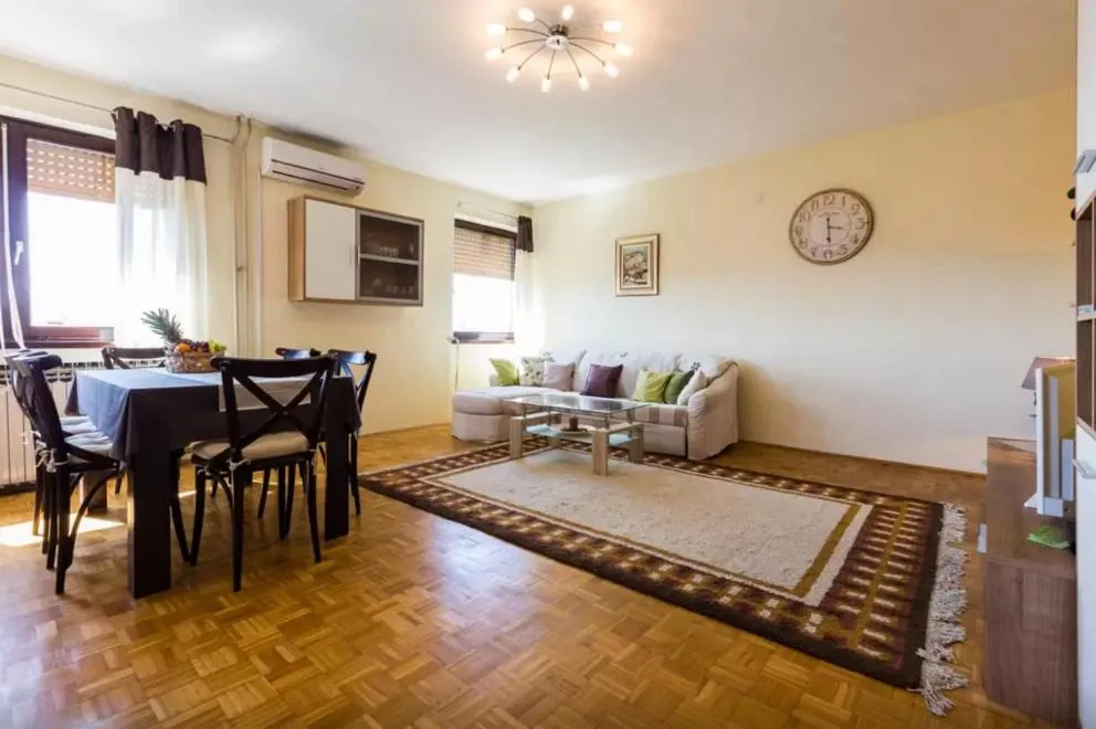Apartment Maraska
