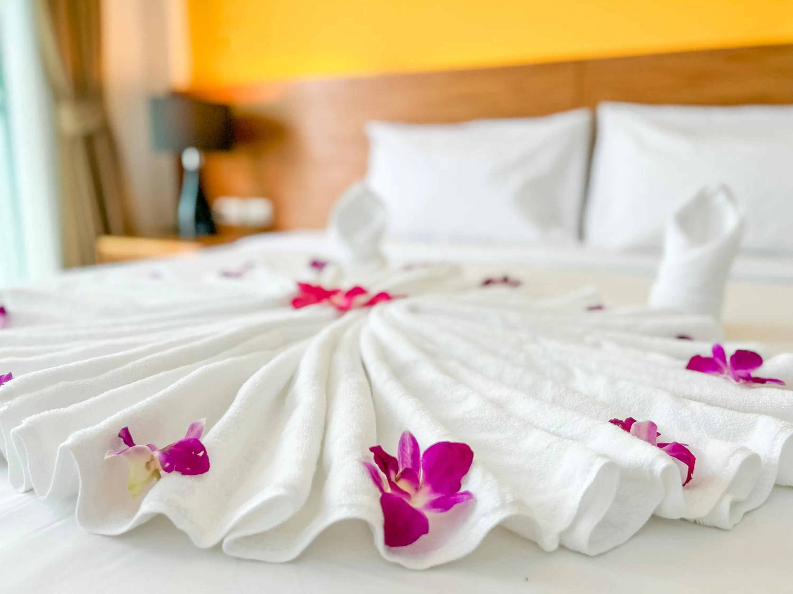 Bed in Melissa Kata Beach Resort