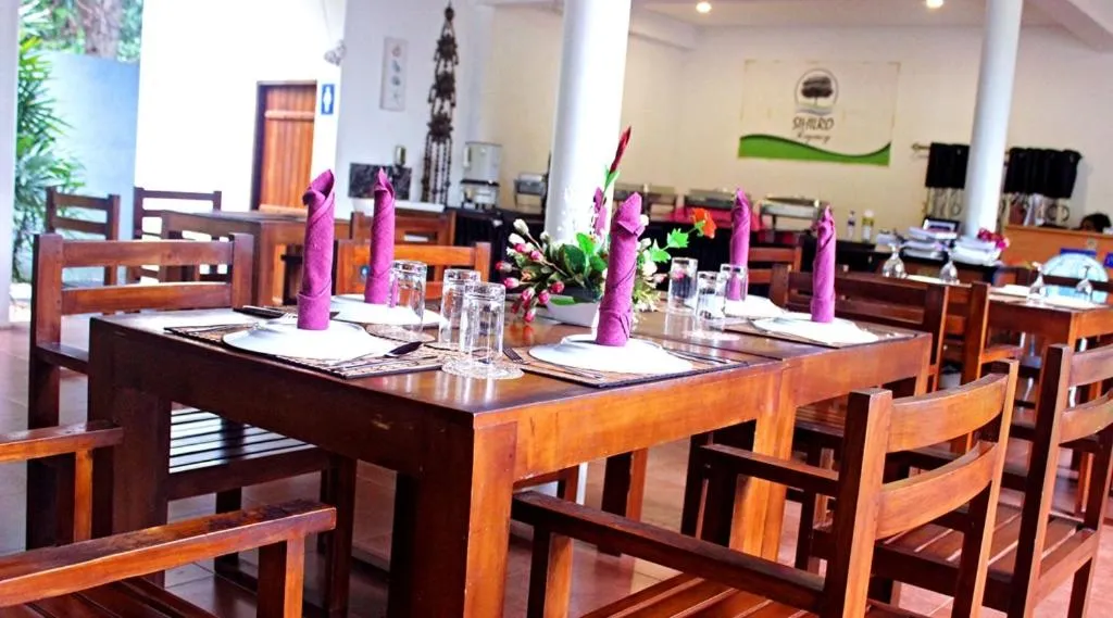 Restaurant/places to eat in Sihilro Regency