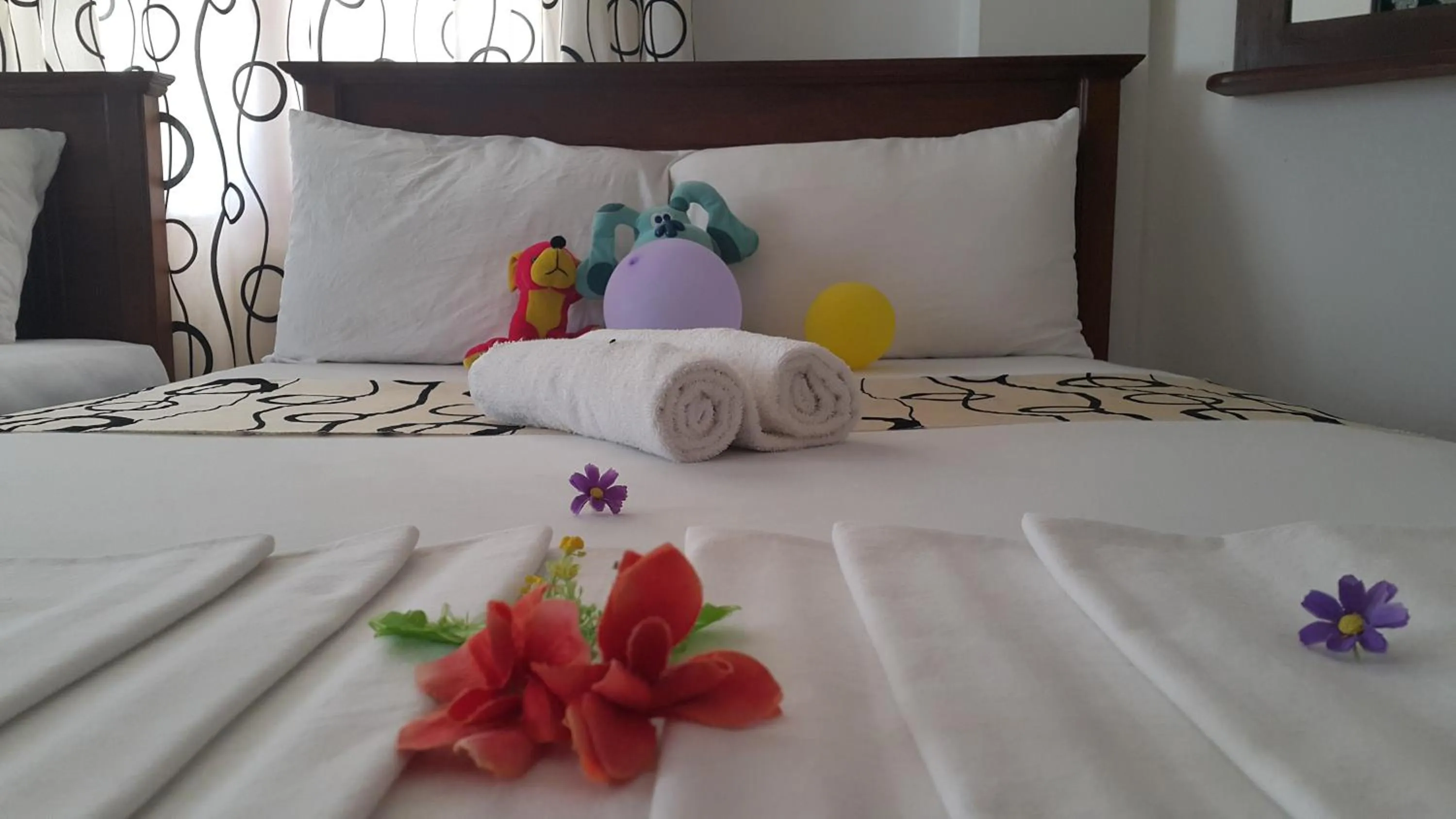 Bed in Sihilro Regency