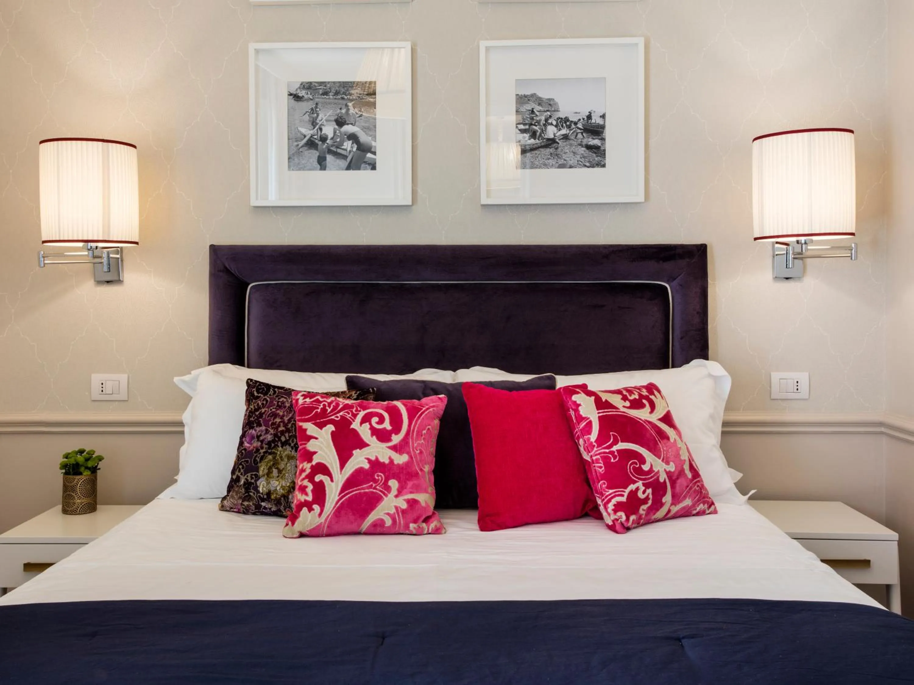 Bedroom, Bed in La Malandrina - Apartments & Suites