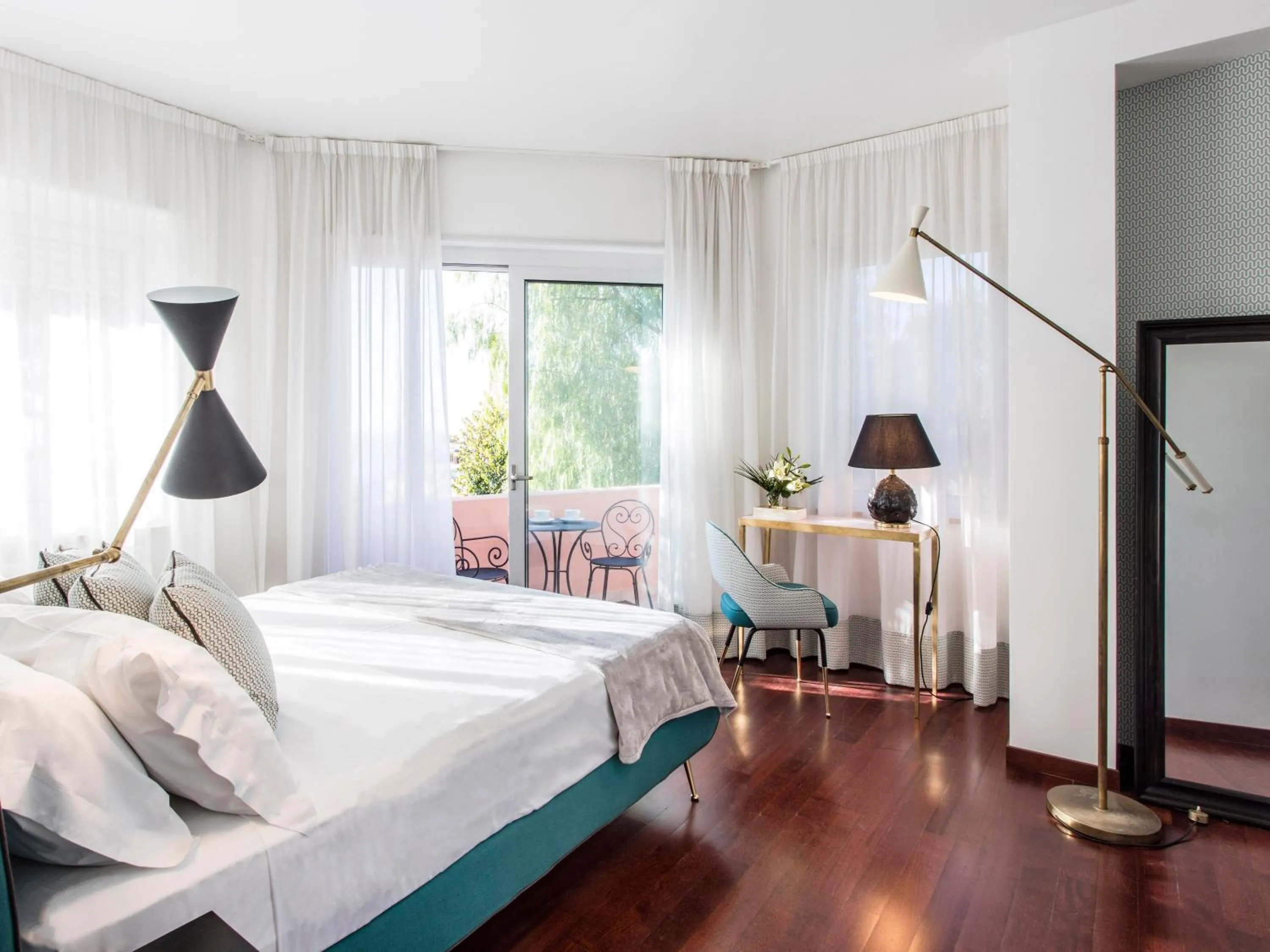 Balcony/Terrace, Bed in La Malandrina - Apartments & Suites