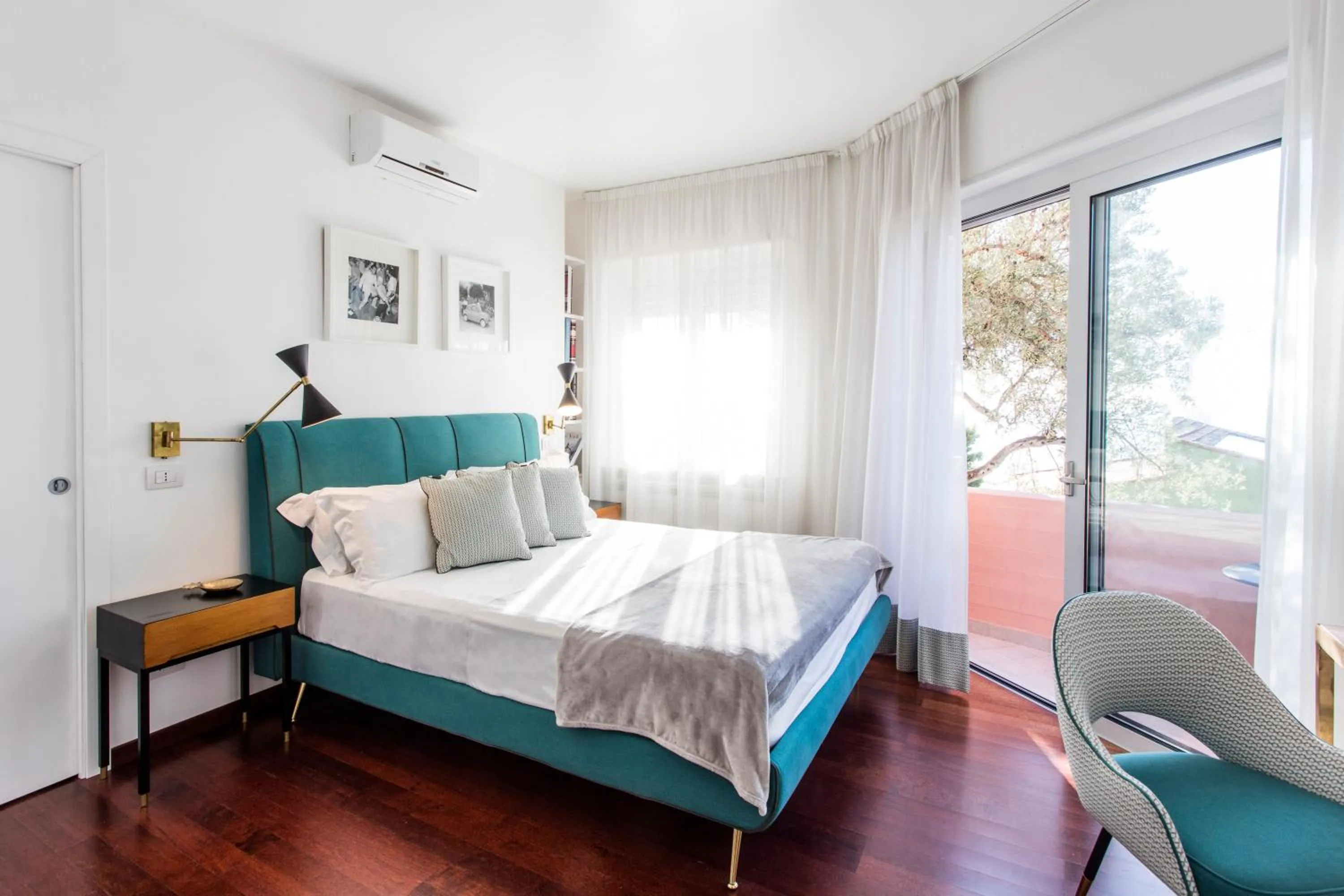 Balcony/Terrace, Bed in La Malandrina - Apartments & Suites