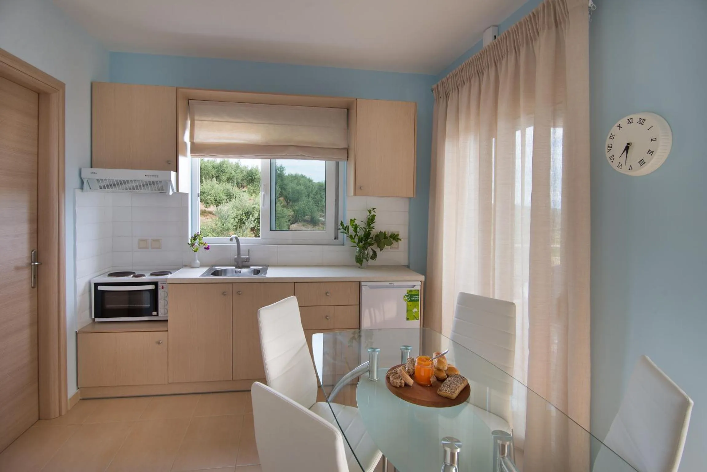 TV and multimedia in Baywatch Hotel