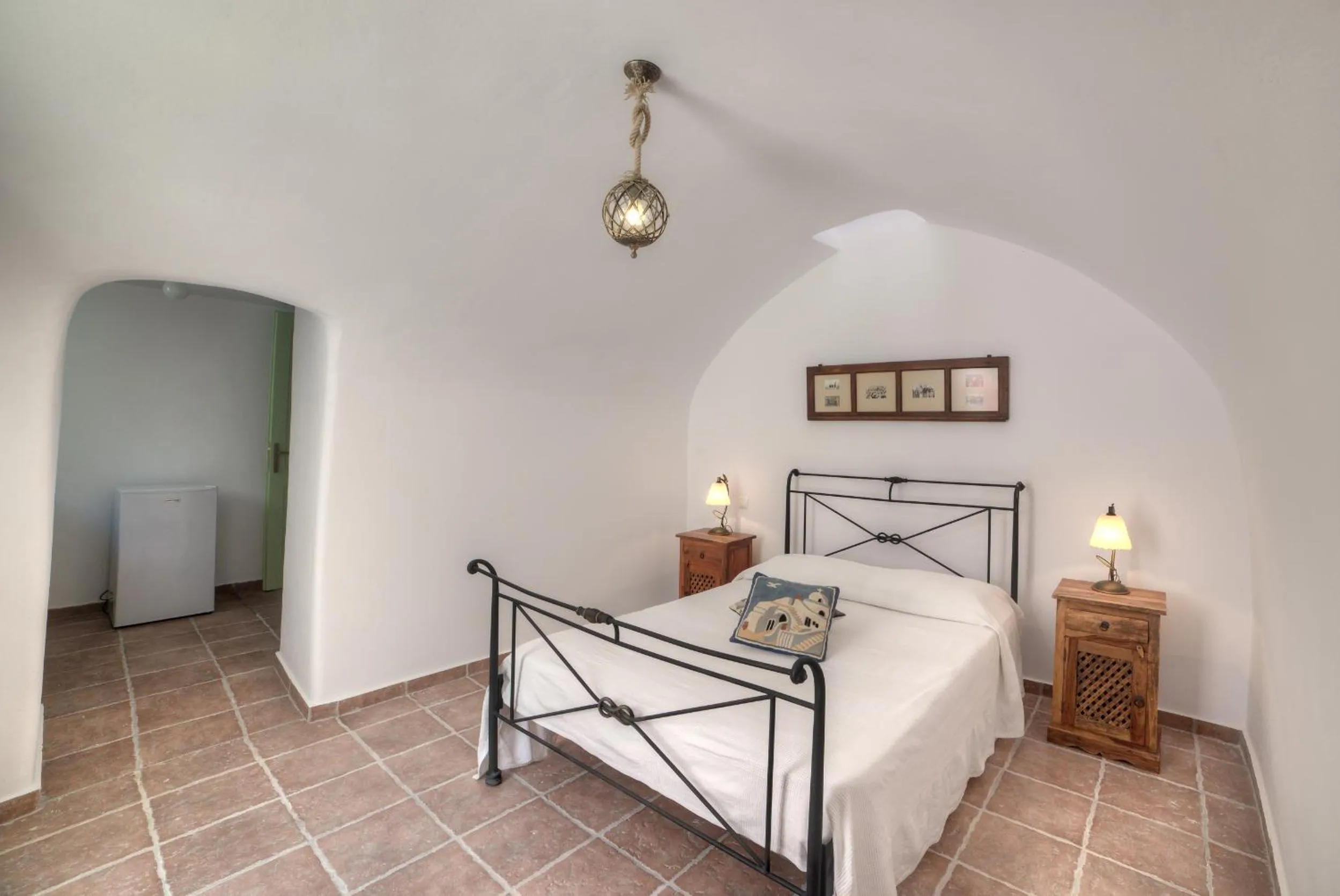 Bed in Kalitsi Canaves