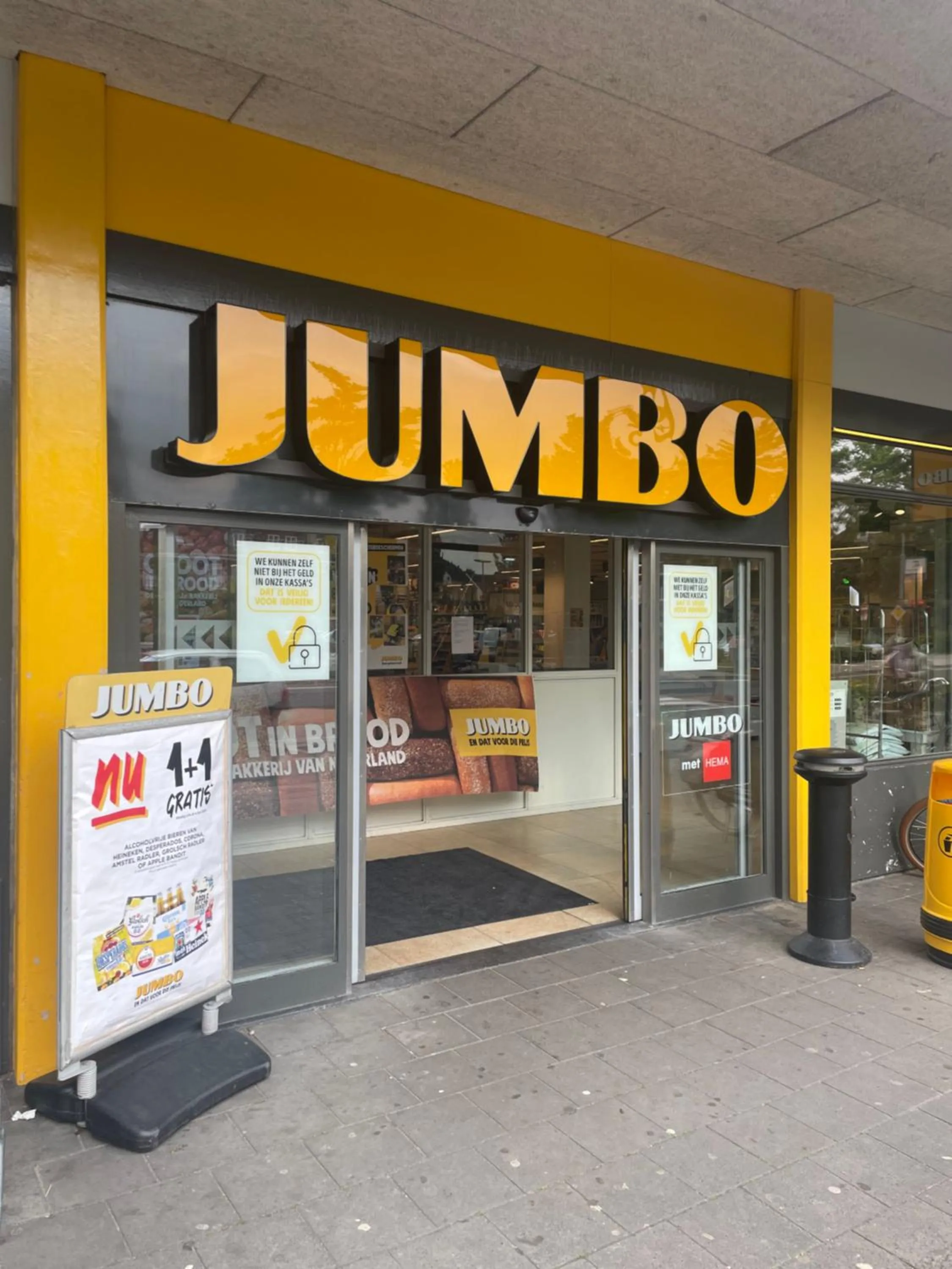 Supermarket/grocery shop in Bommelsteijn Lodge