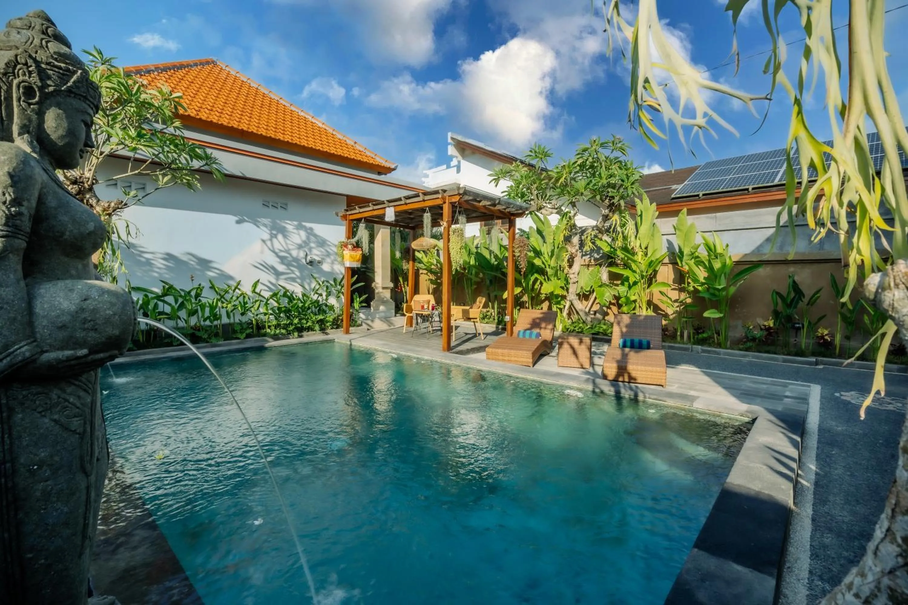 Swimming pool in Sapta D'Villa Residence by Purely