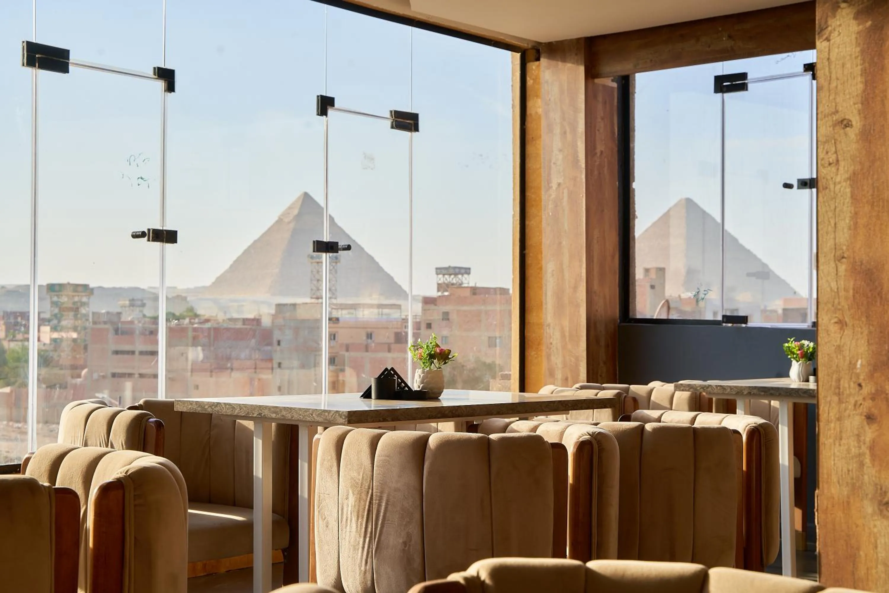Restaurant/places to eat in Crown Pyramids View Hotel