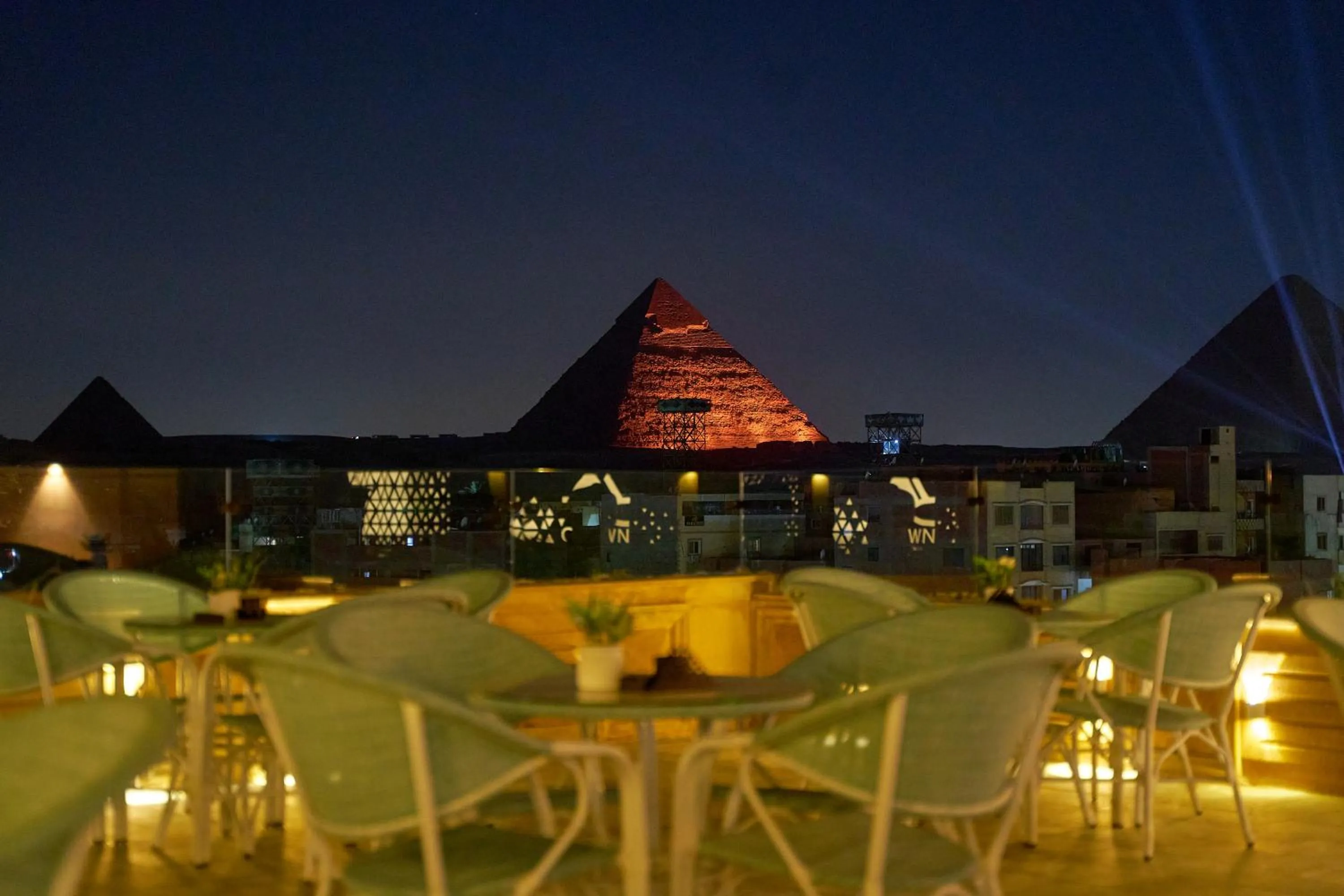 Restaurant/places to eat in Crown Pyramids View Hotel