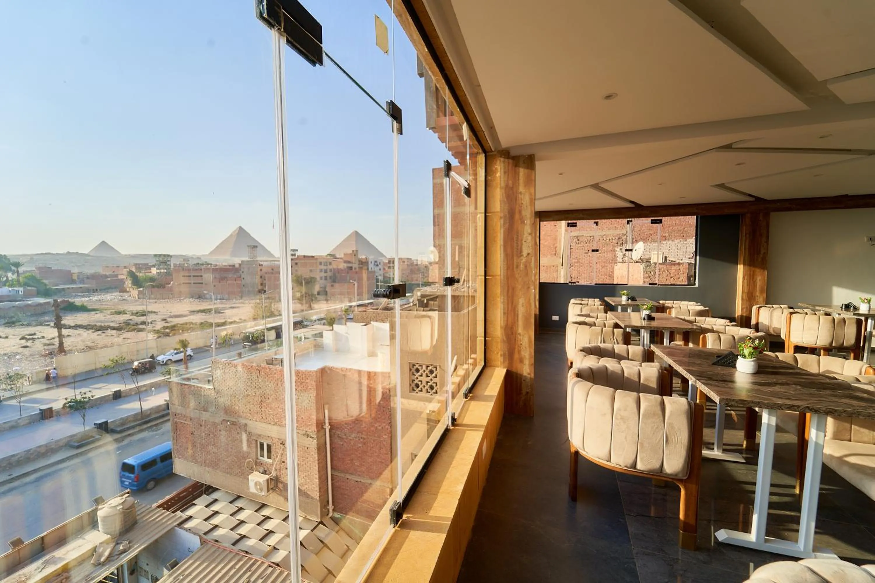 Restaurant/places to eat in Crown Pyramids View Hotel