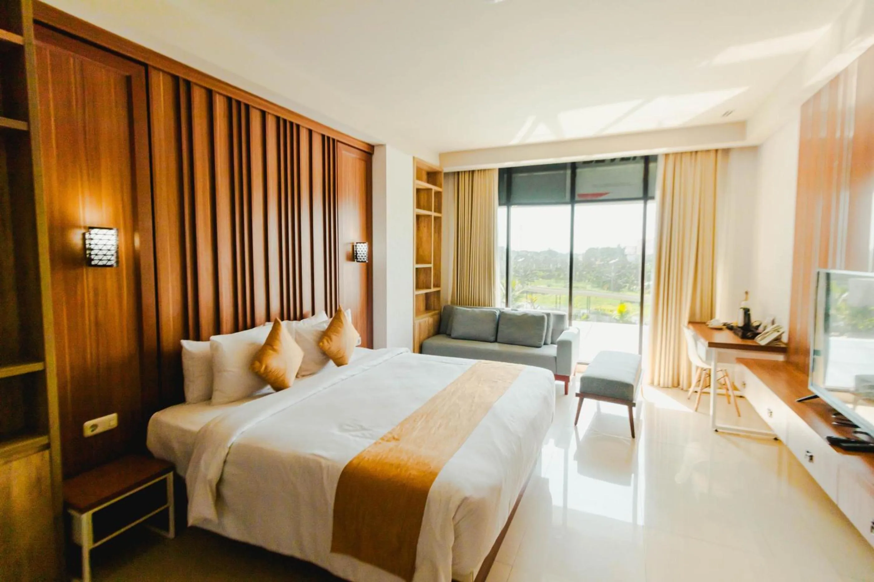 Communal lounge/ TV room in De Balen Soultan Hotel