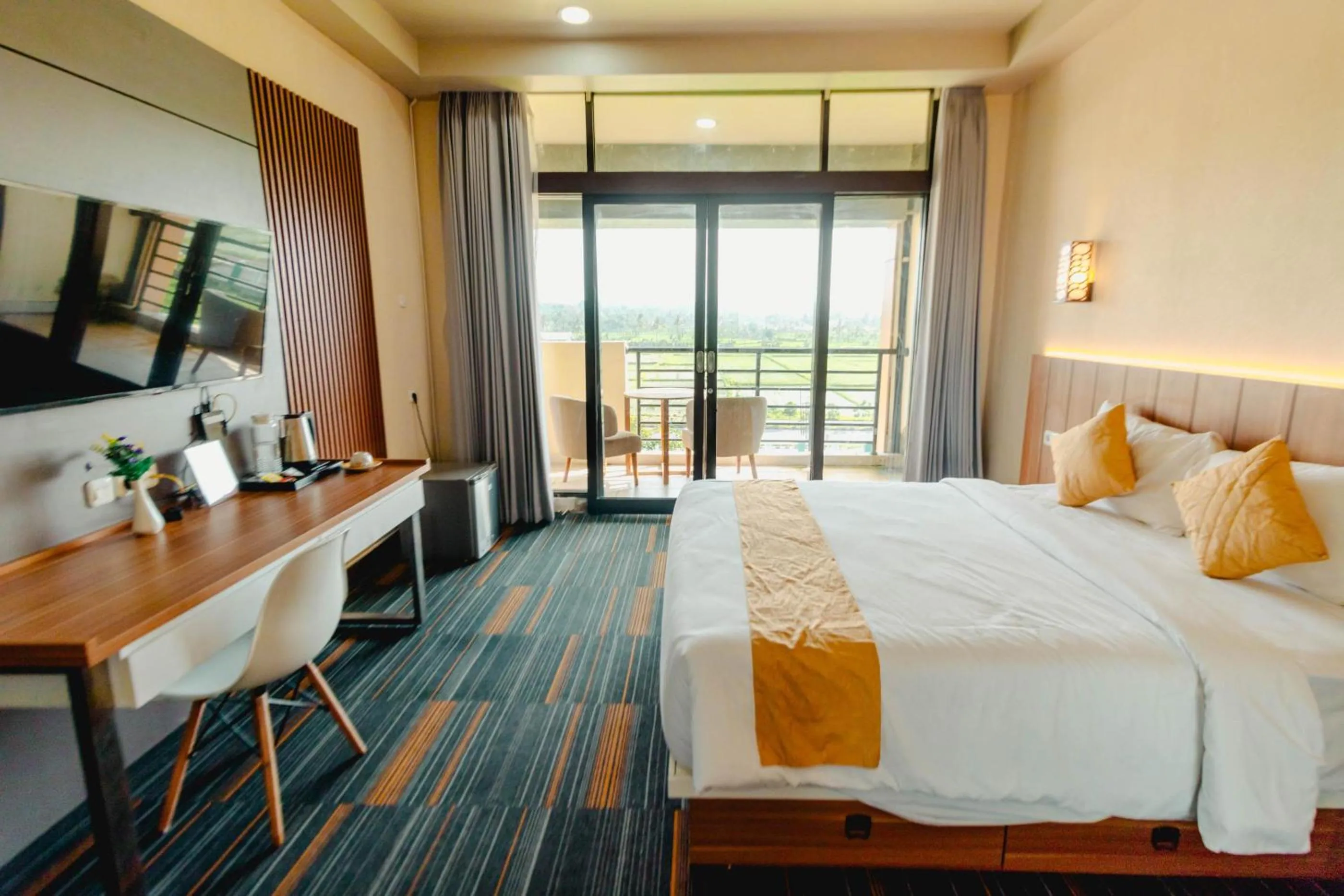 Communal lounge/ TV room in De Balen Soultan Hotel