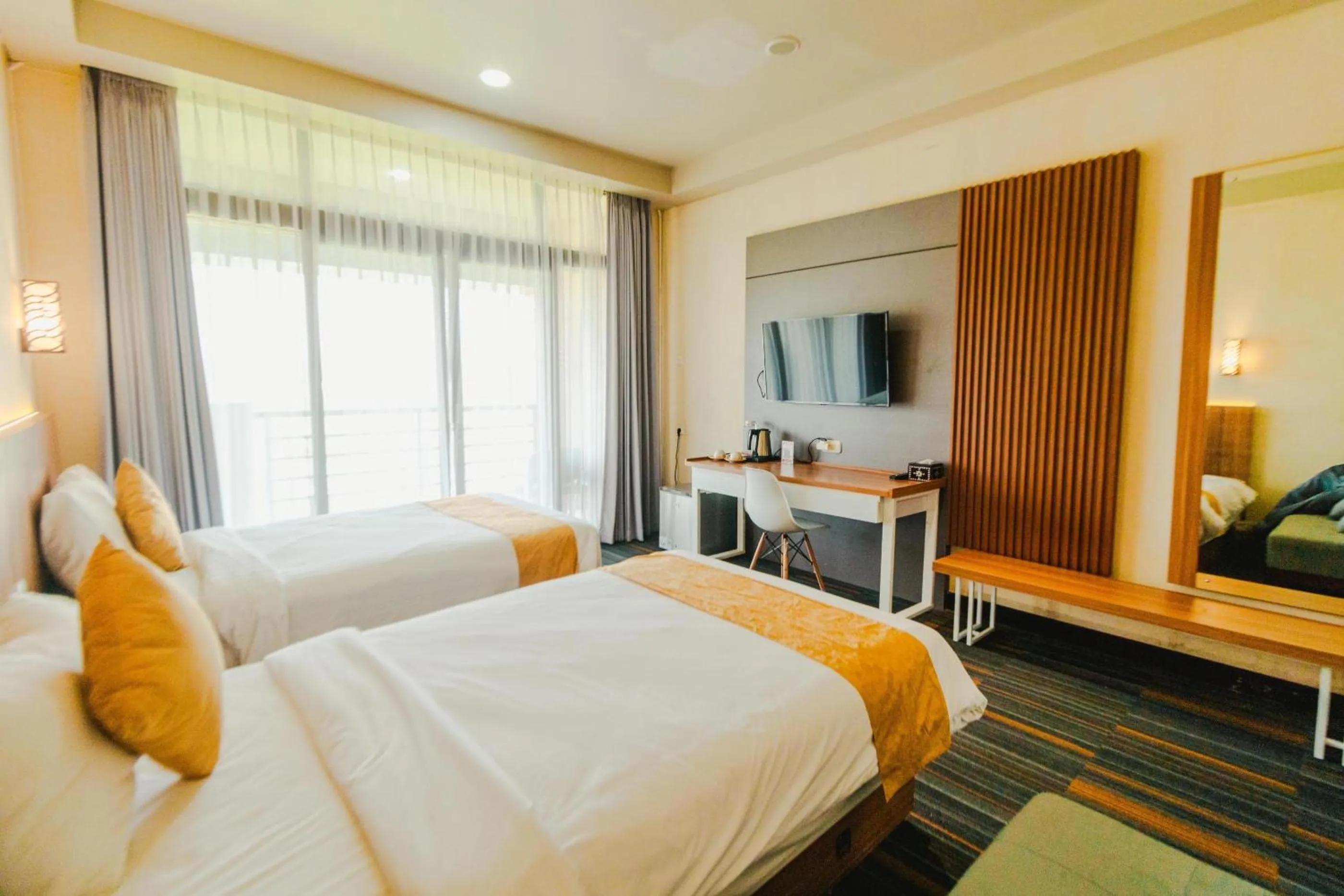 Communal lounge/ TV room in De Balen Soultan Hotel