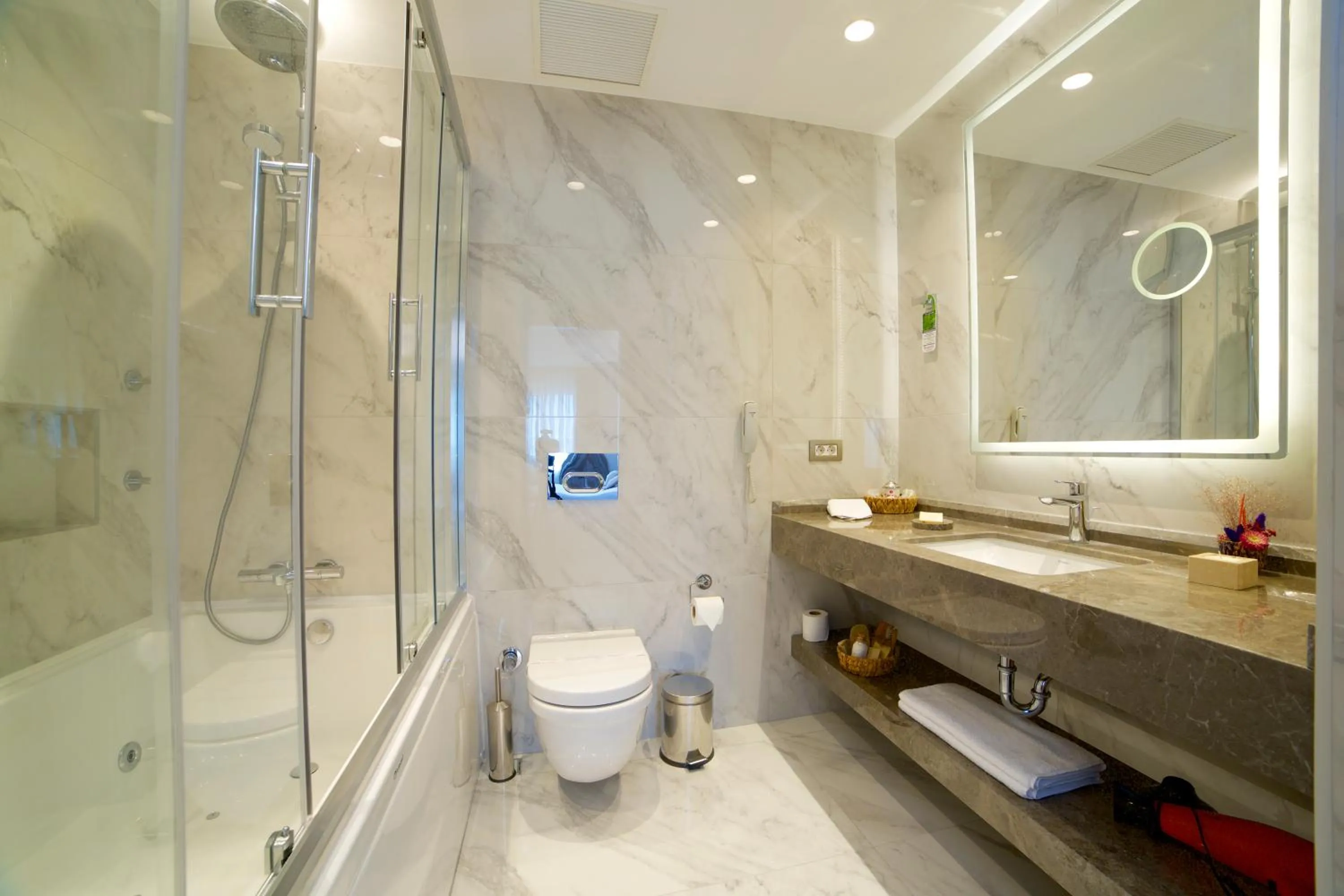 Shower in Ramada By Wyndham İstanbul Taksim