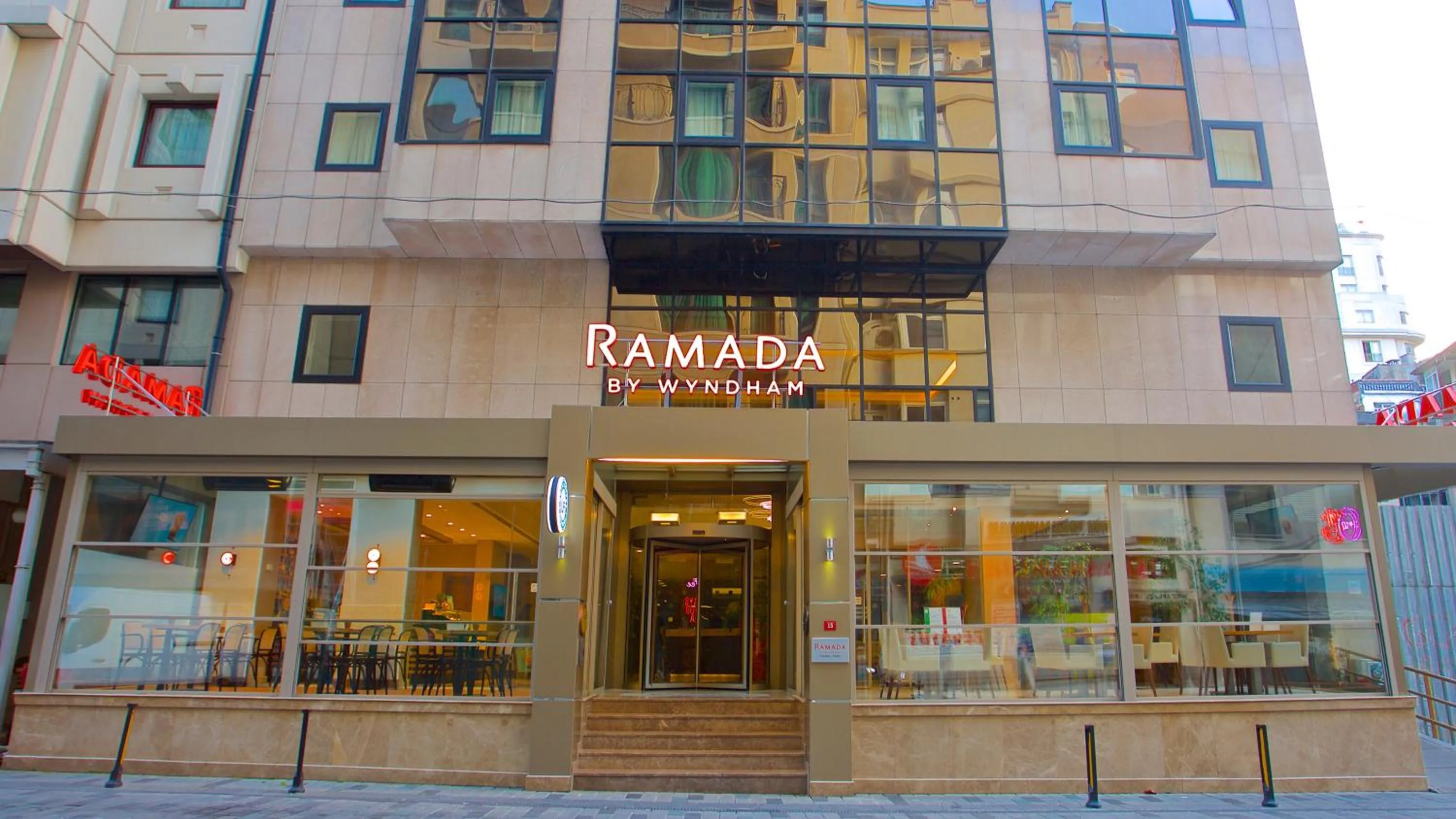 Facade/entrance in Ramada By Wyndham İstanbul Taksim