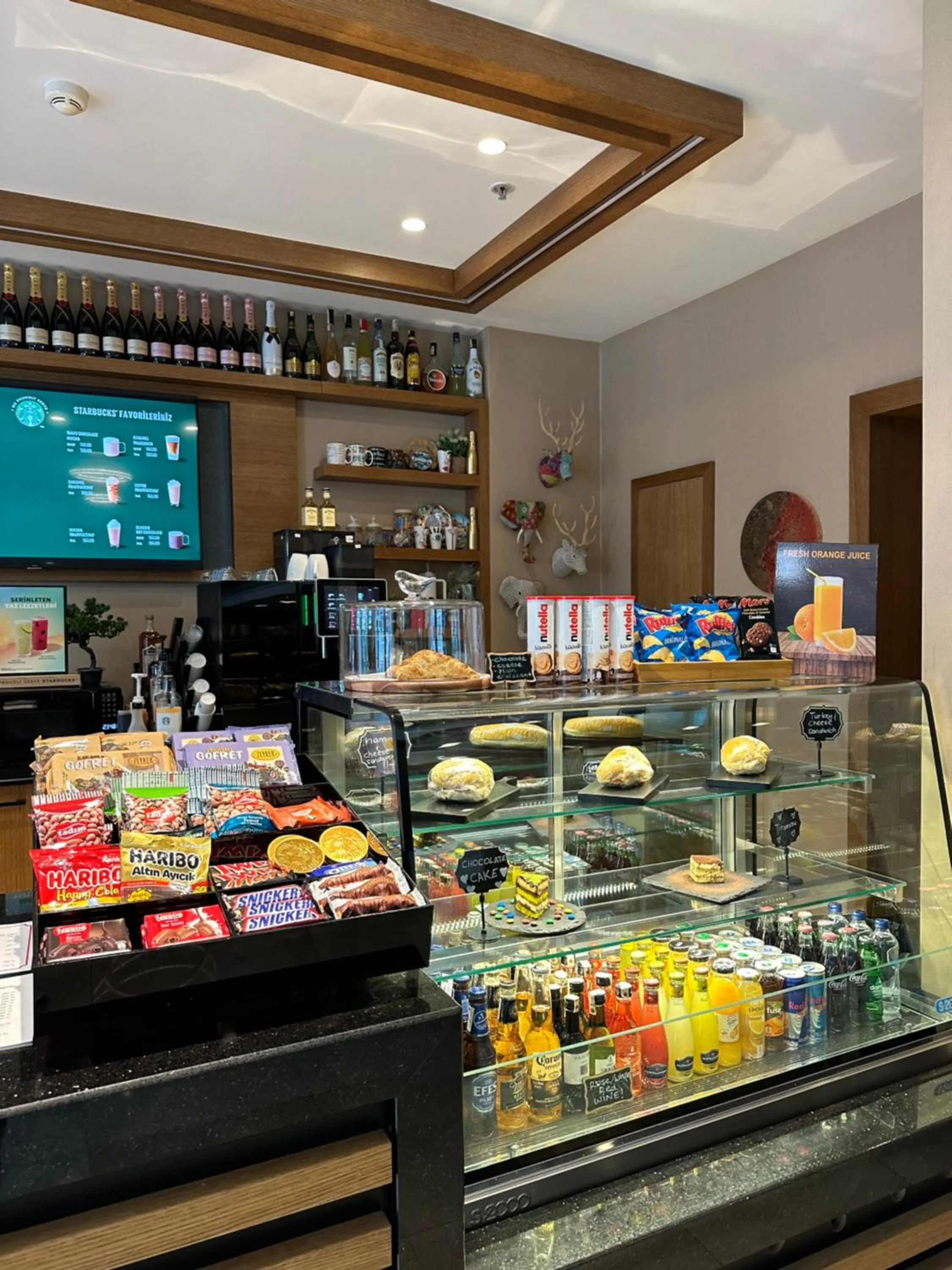 Food and drinks in Ramada By Wyndham İstanbul Taksim