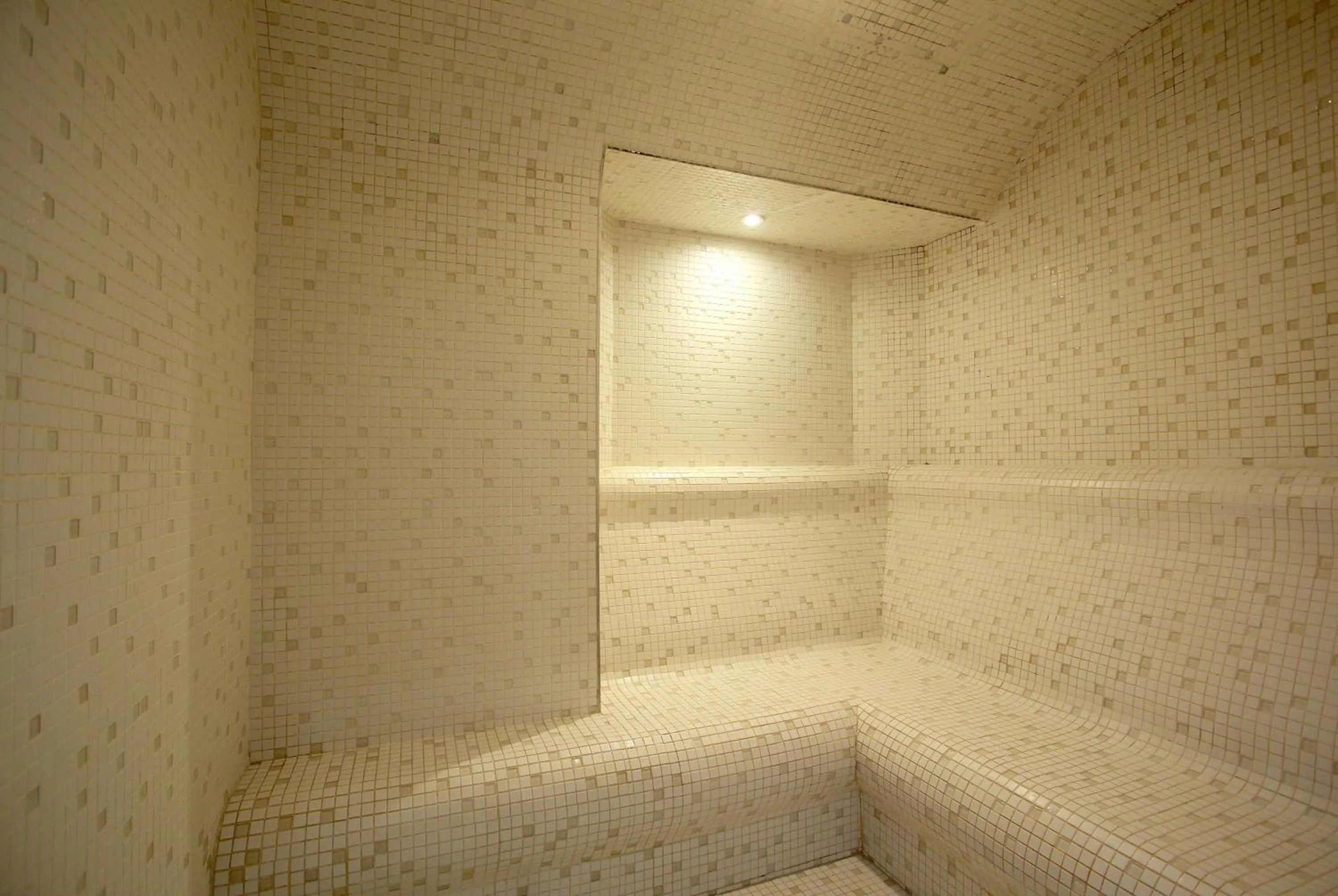 Spa and wellness centre/facilities, Bed in Ramada By Wyndham İstanbul Taksim