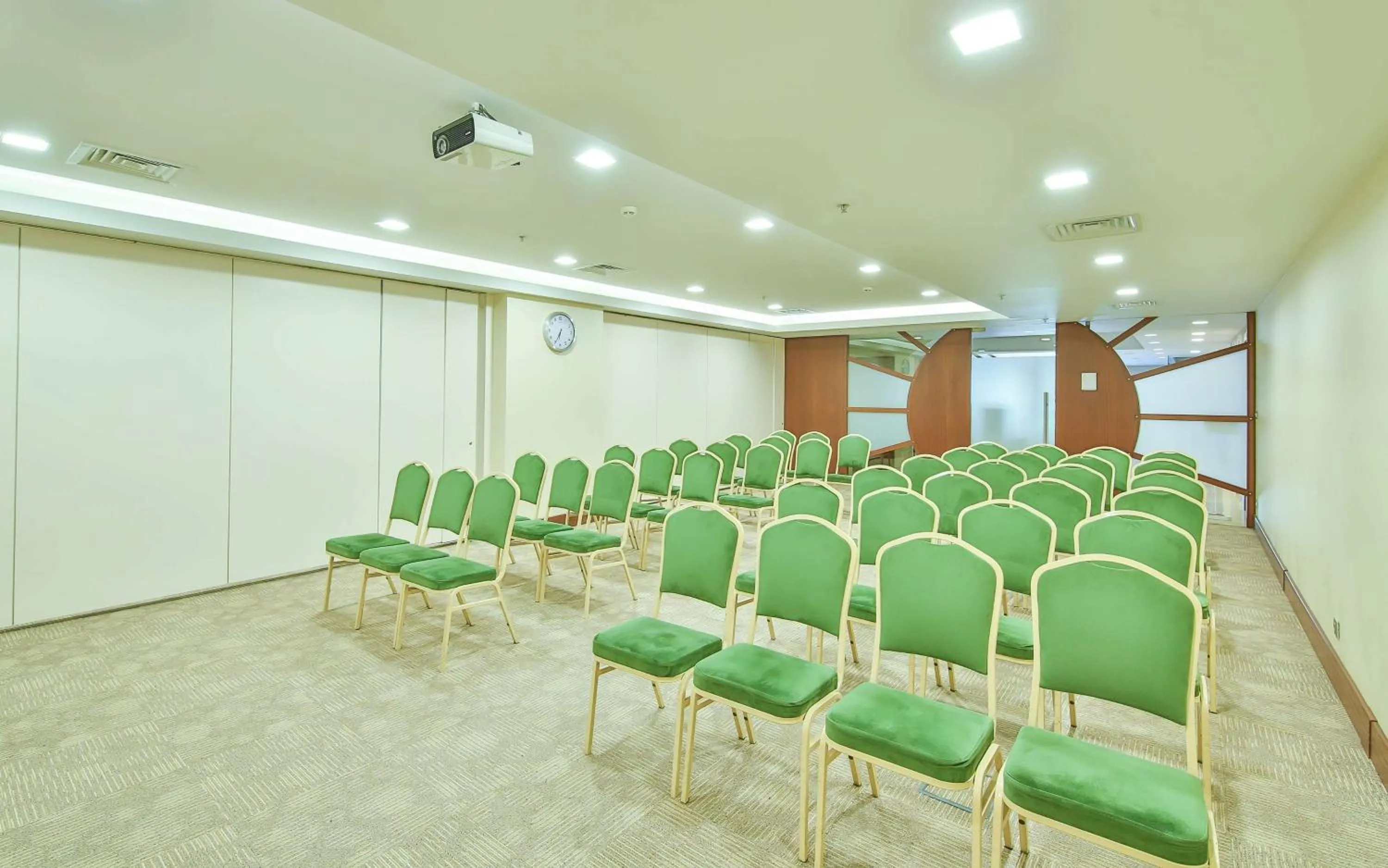 Meeting/conference room in Ramada By Wyndham İstanbul Taksim