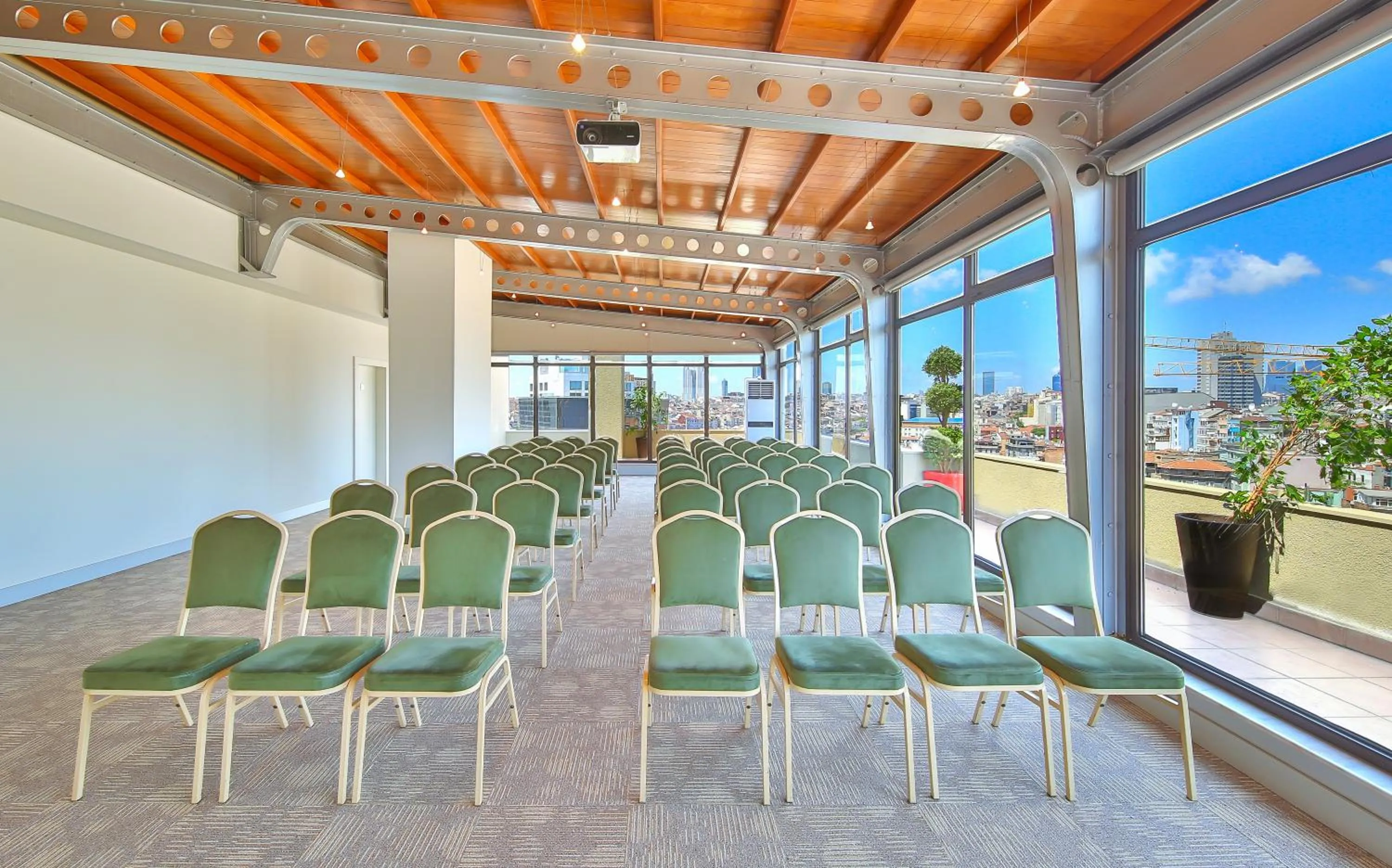 Meeting/conference room in Ramada By Wyndham İstanbul Taksim