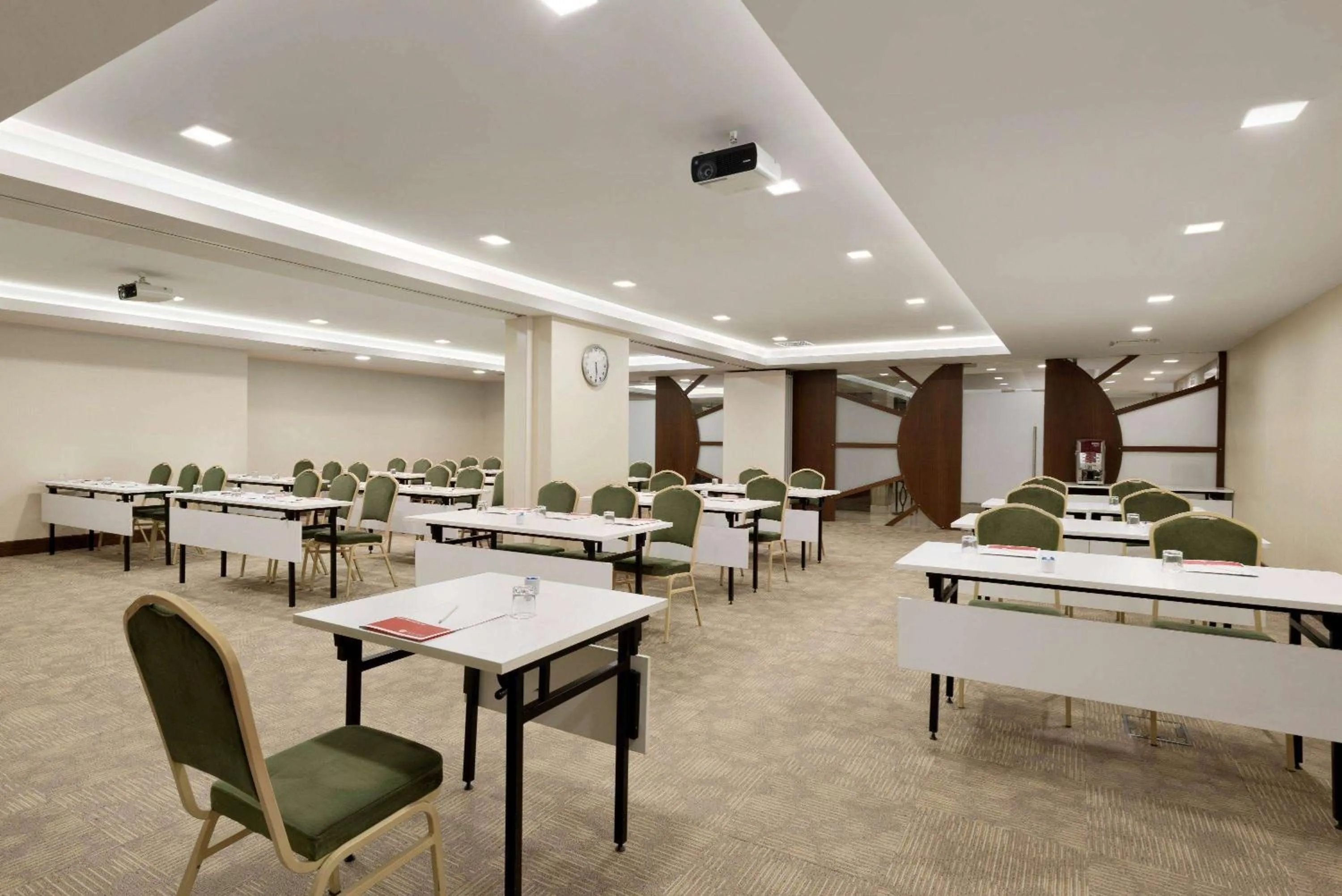 Meeting/conference room in Ramada By Wyndham İstanbul Taksim