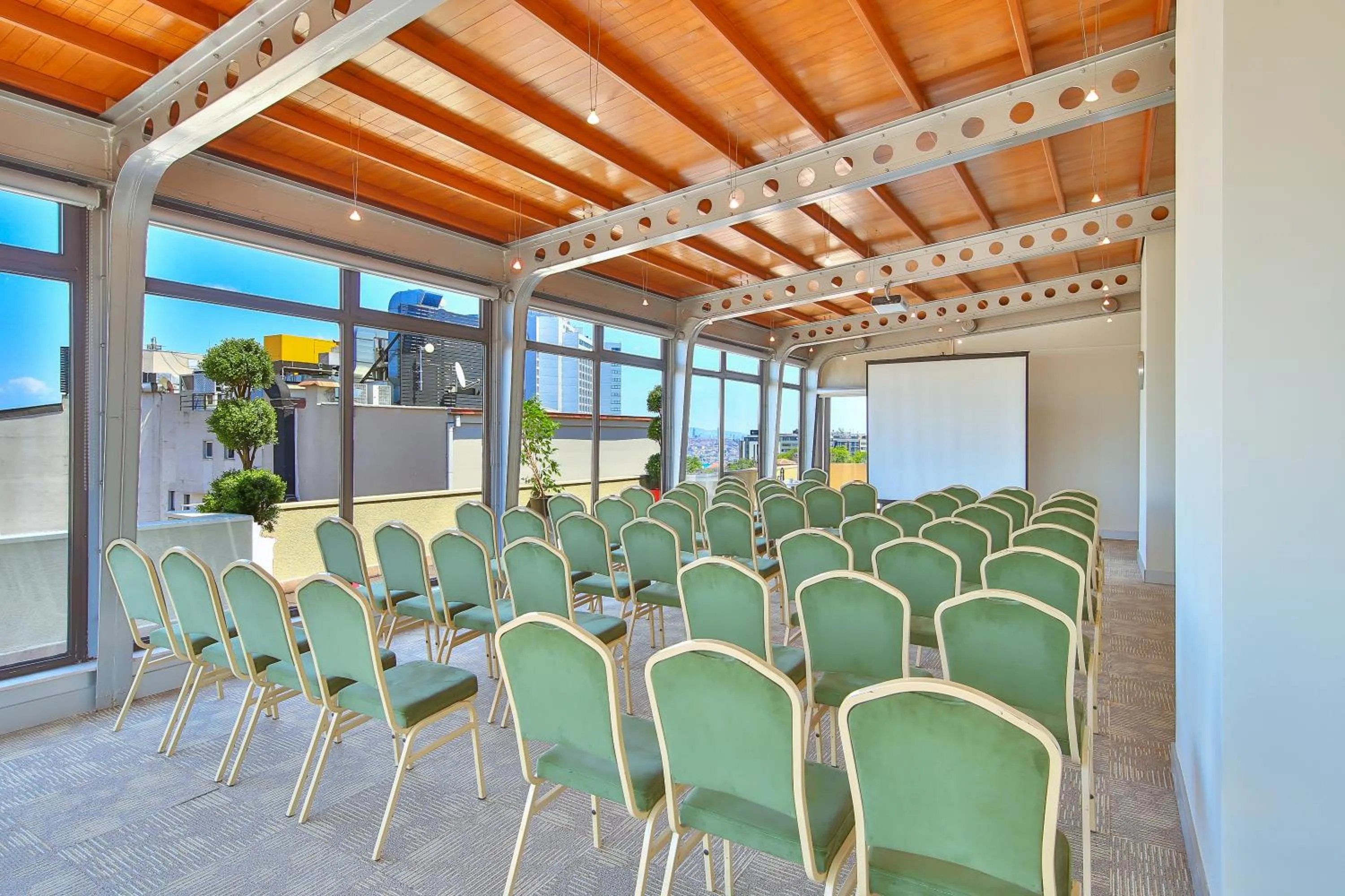 Meeting/conference room in Ramada By Wyndham İstanbul Taksim