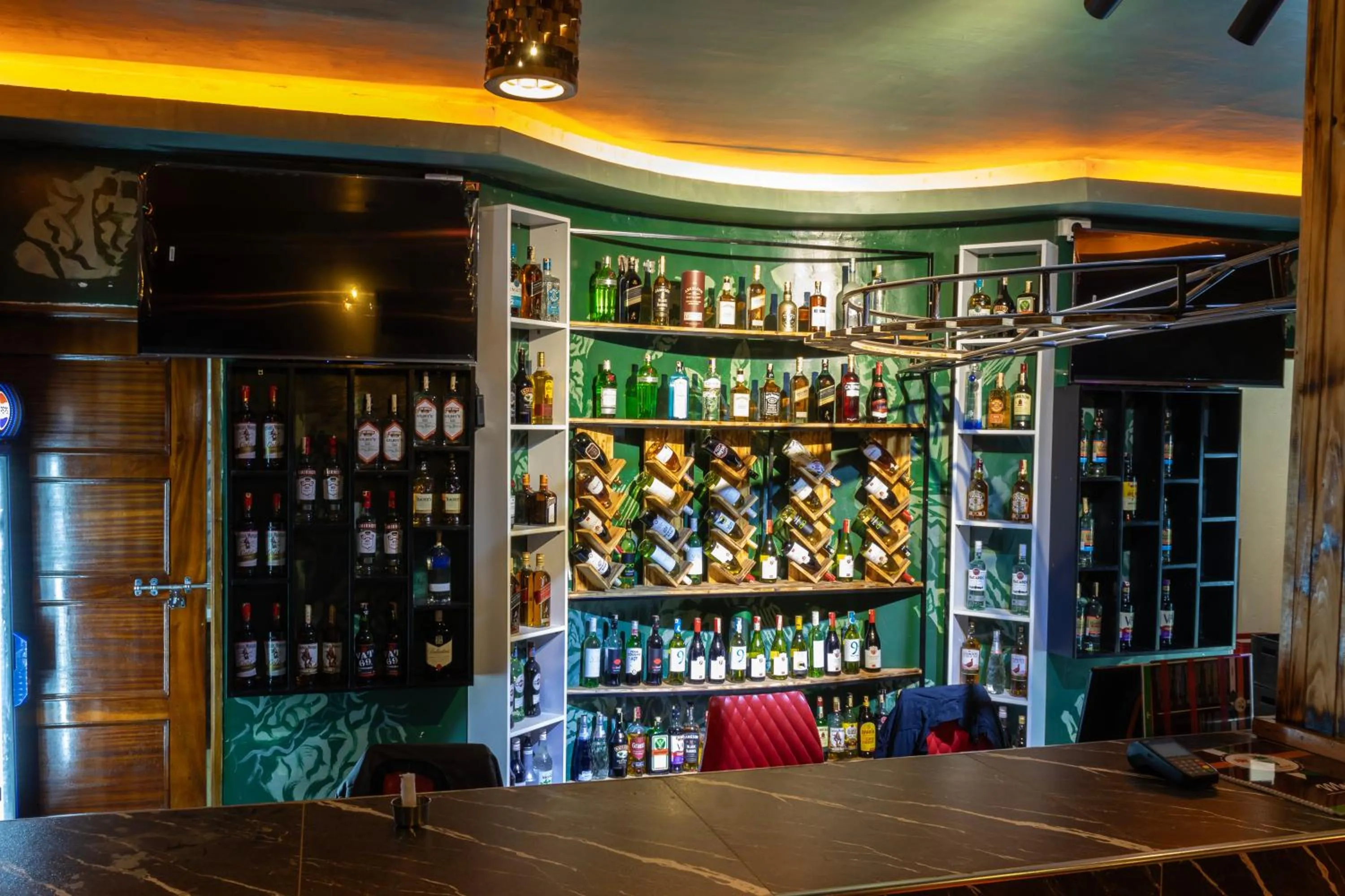 Lounge or bar in De Rain Eco Beach Resort