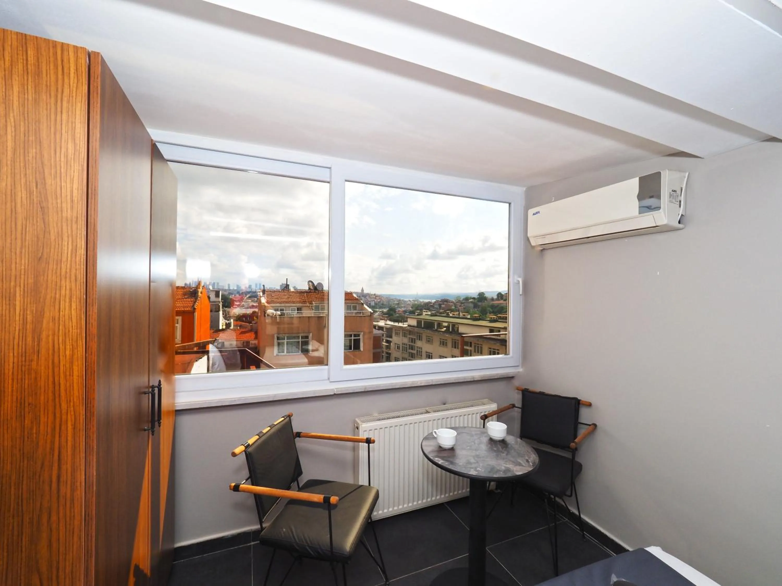 Seating area in Diamond Hotel Old Town