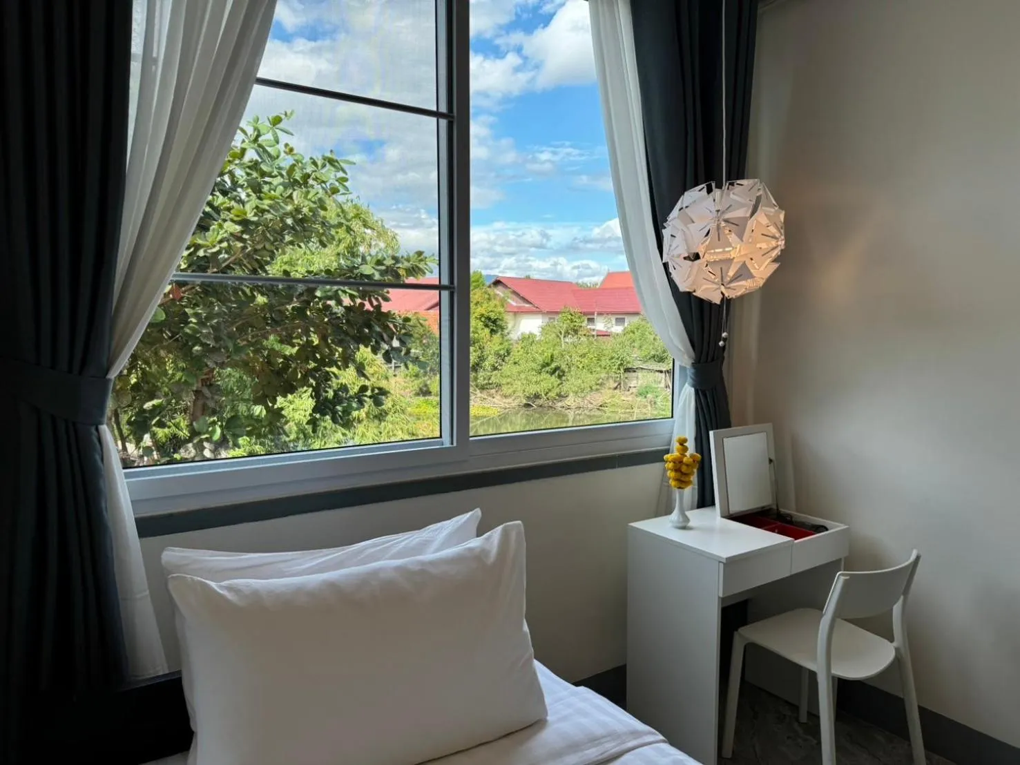 Bedroom, Bed in Garden House Rice Field and Mountain View