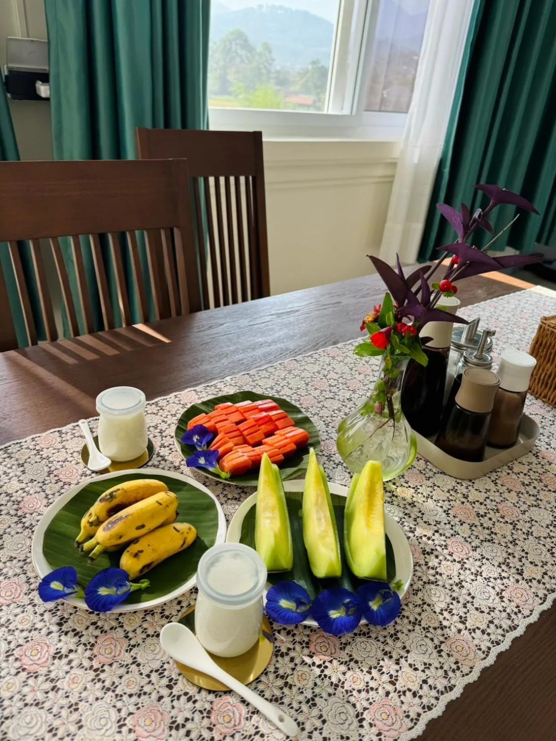 Breakfast in Garden House Rice Field and Mountain View