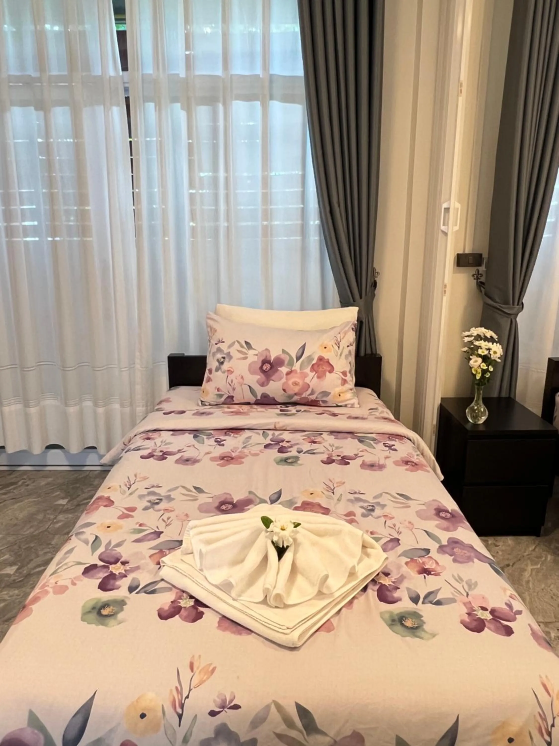Bedroom, Bed in Garden House Rice Field and Mountain View