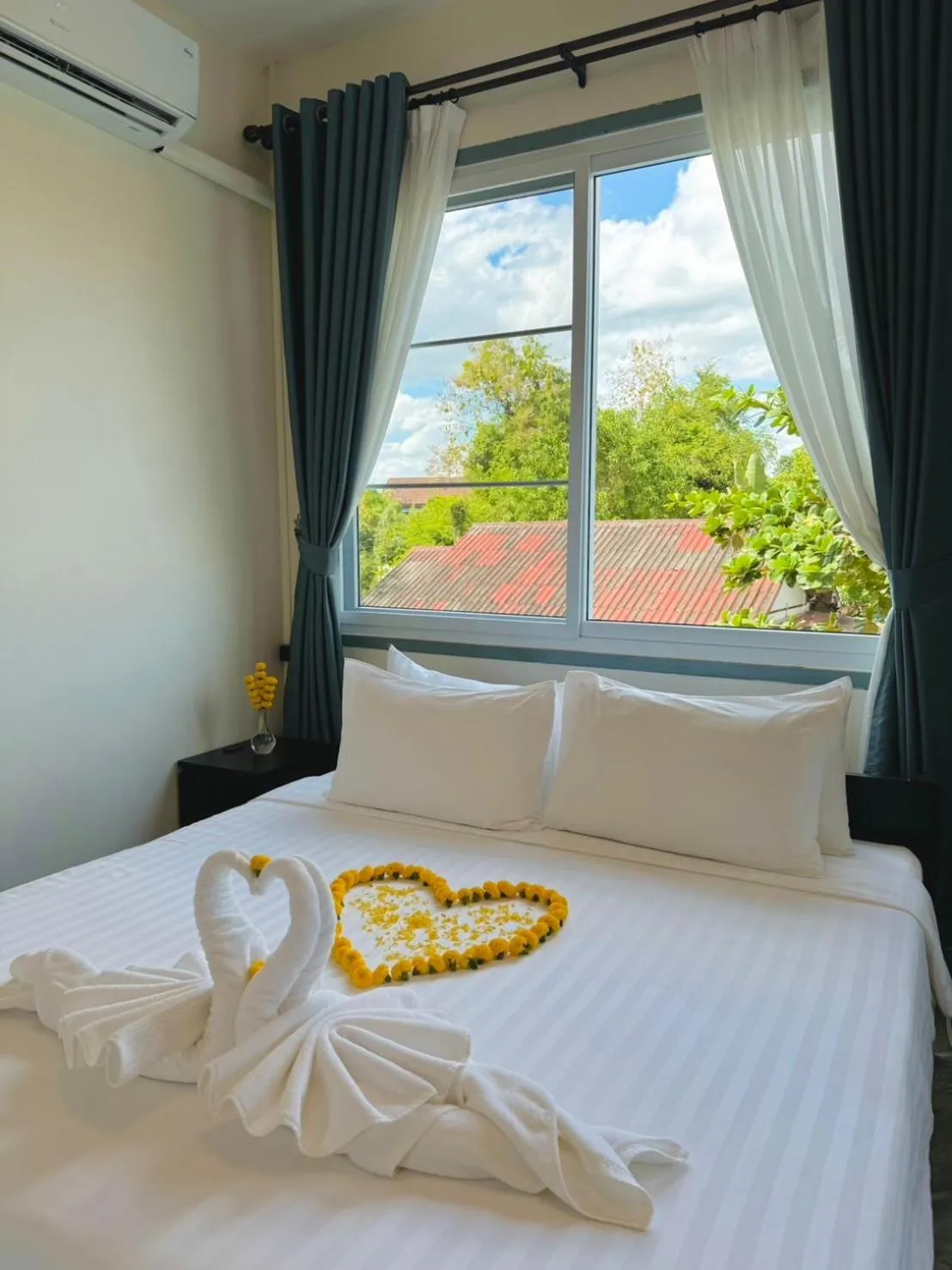 Bed in Garden House Rice Field and Mountain View