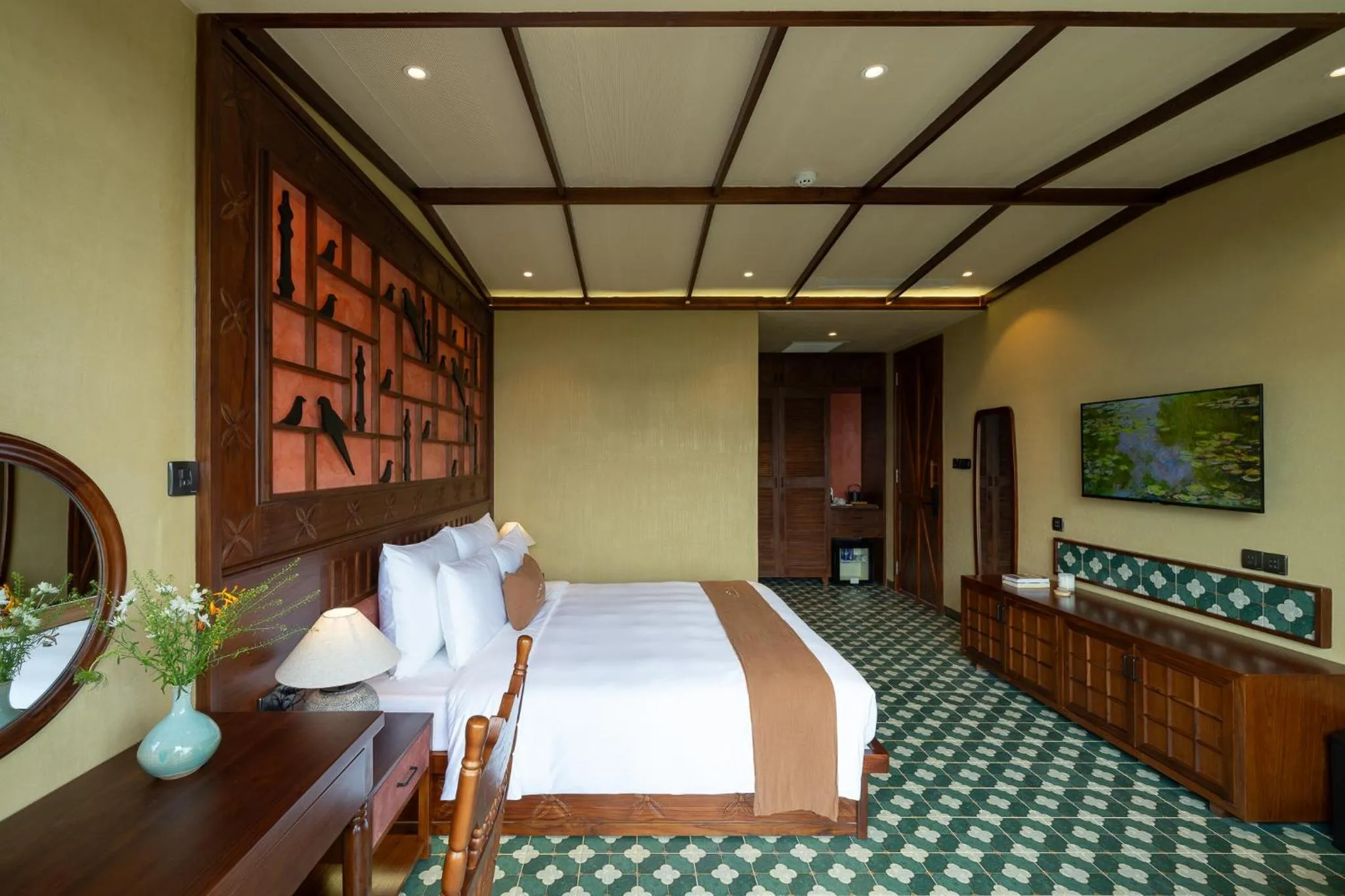 Photo of the whole room, Bed in The Mist Boutique DaLat Hotel