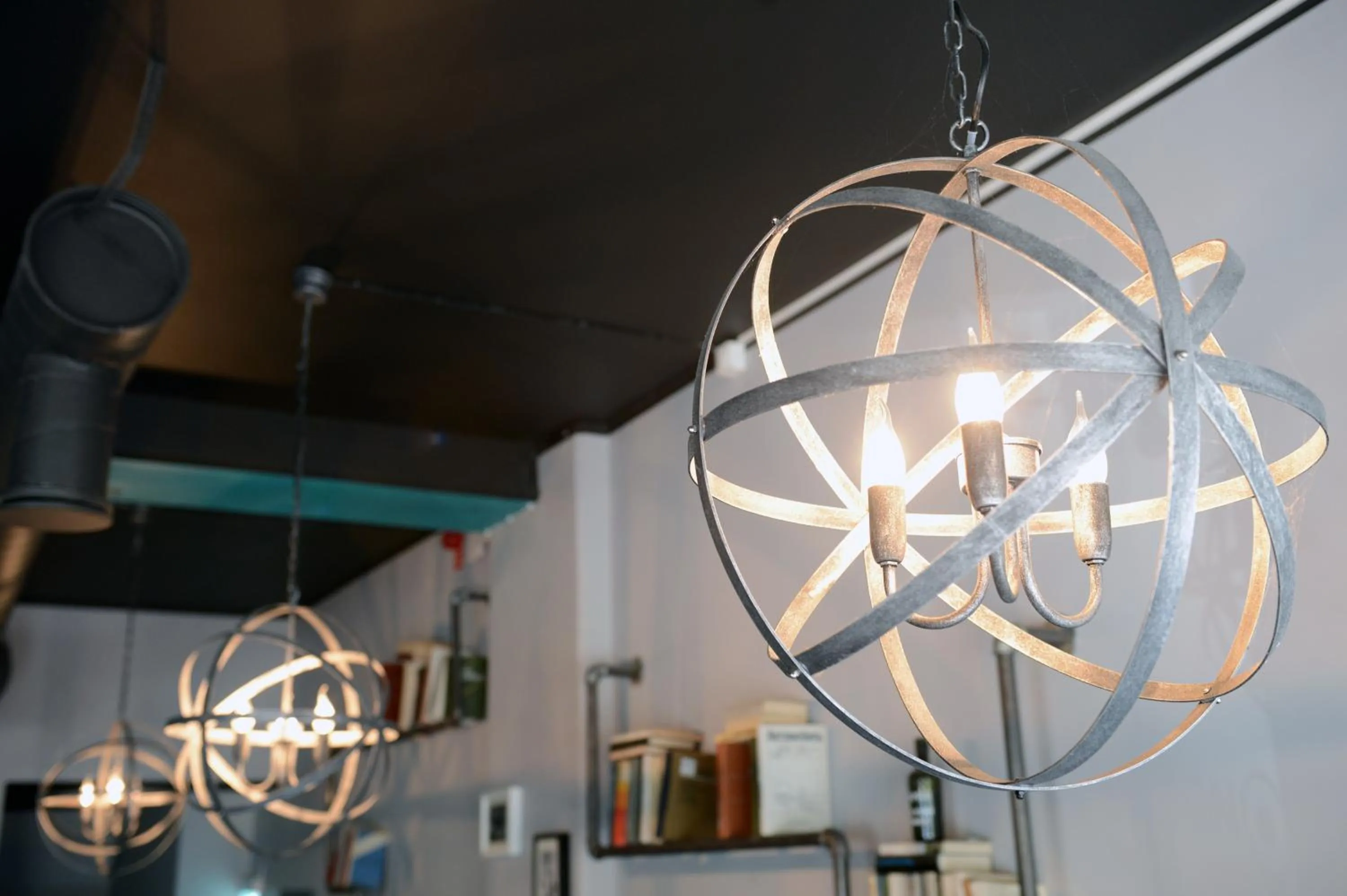 Restaurant/places to eat in Spoton Hostel & Sportsbar