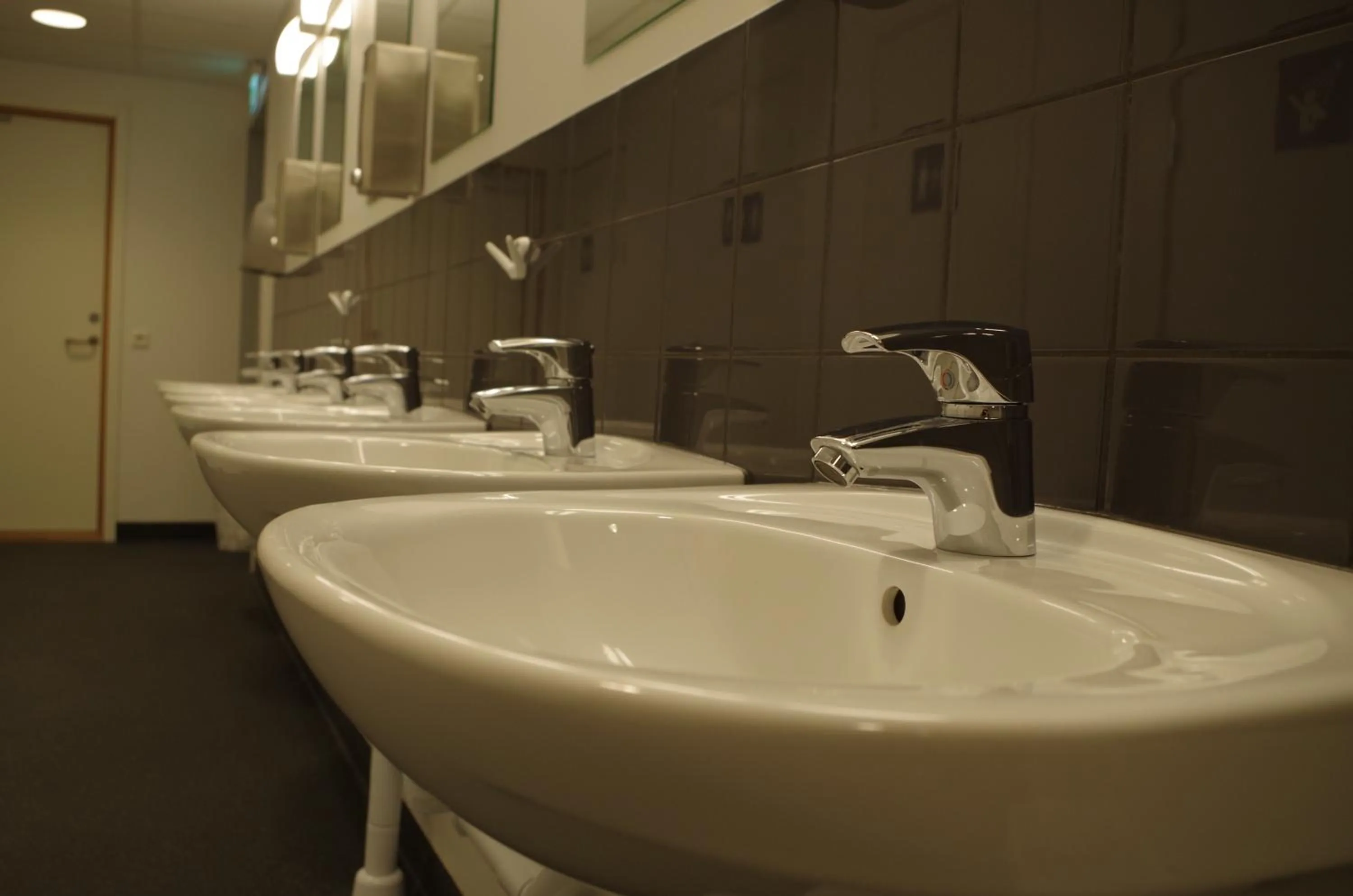 Area and facilities in Spoton Hostel & Sportsbar