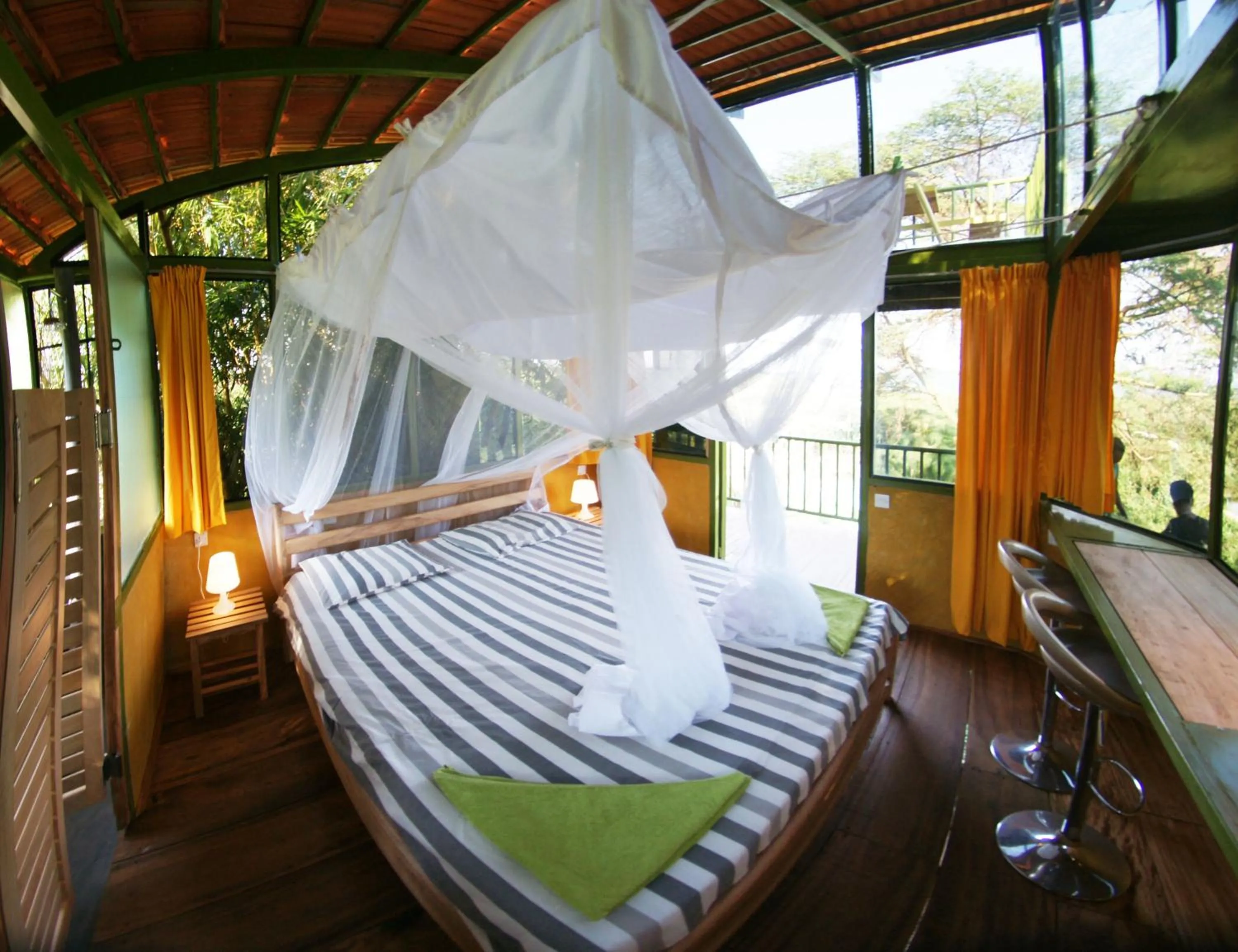 Photo of the whole room, Bed in Yellow Haven Lodge