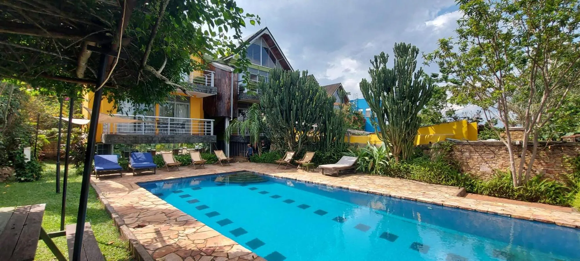 Swimming pool in Yellow Haven Lodge