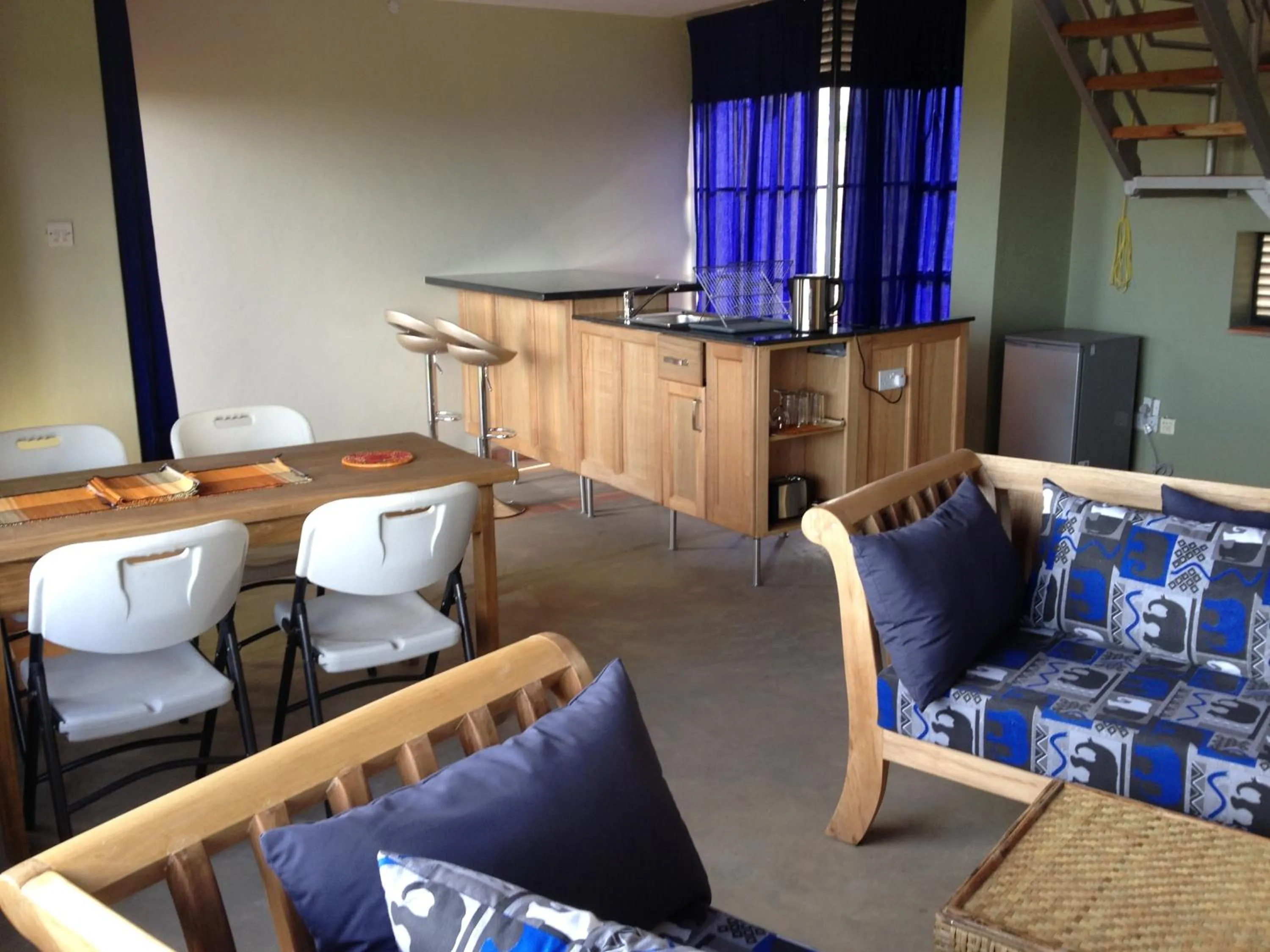 Kitchen or kitchenette in Yellow Haven Lodge