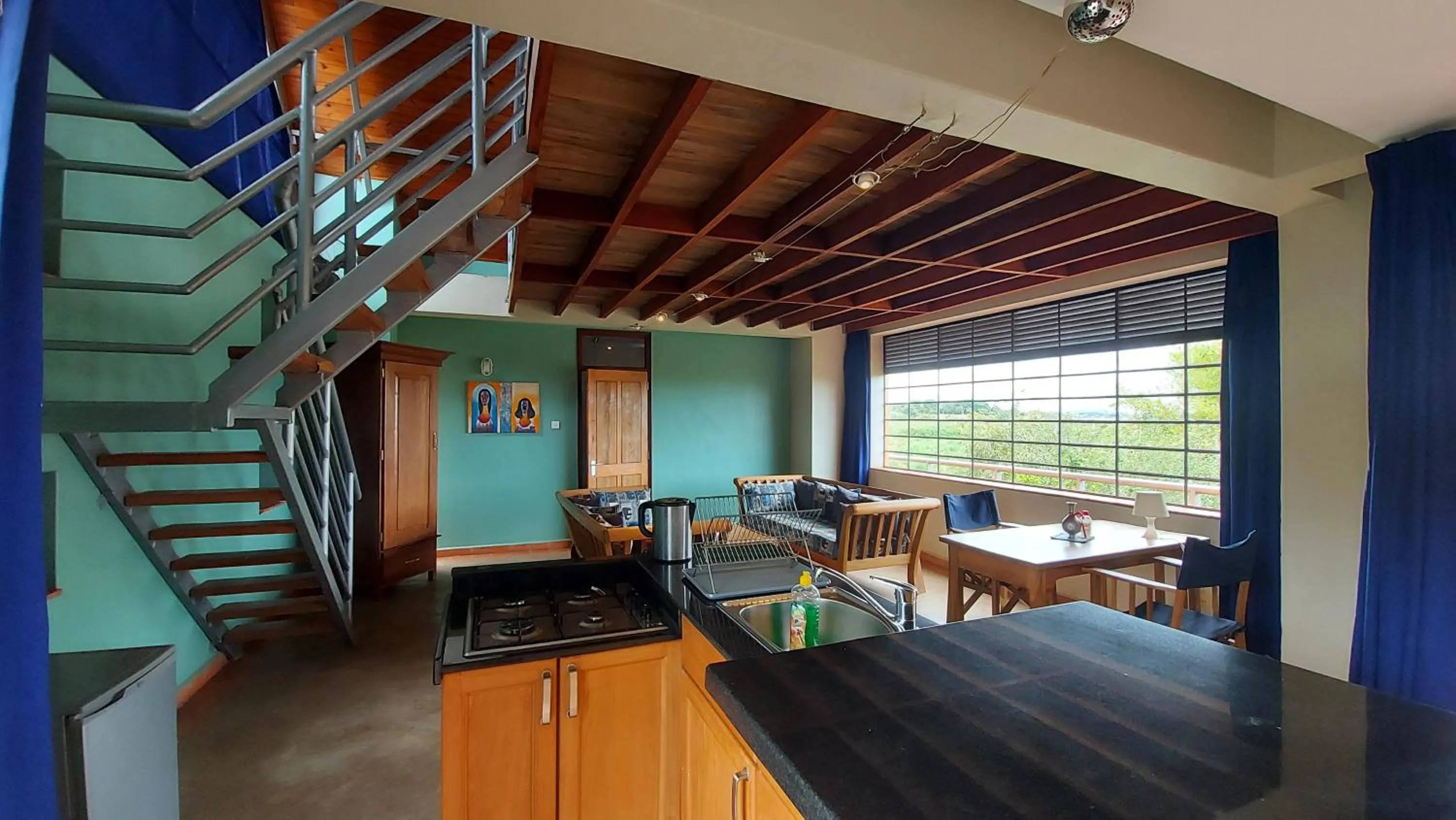 Kitchen or kitchenette in Yellow Haven Lodge