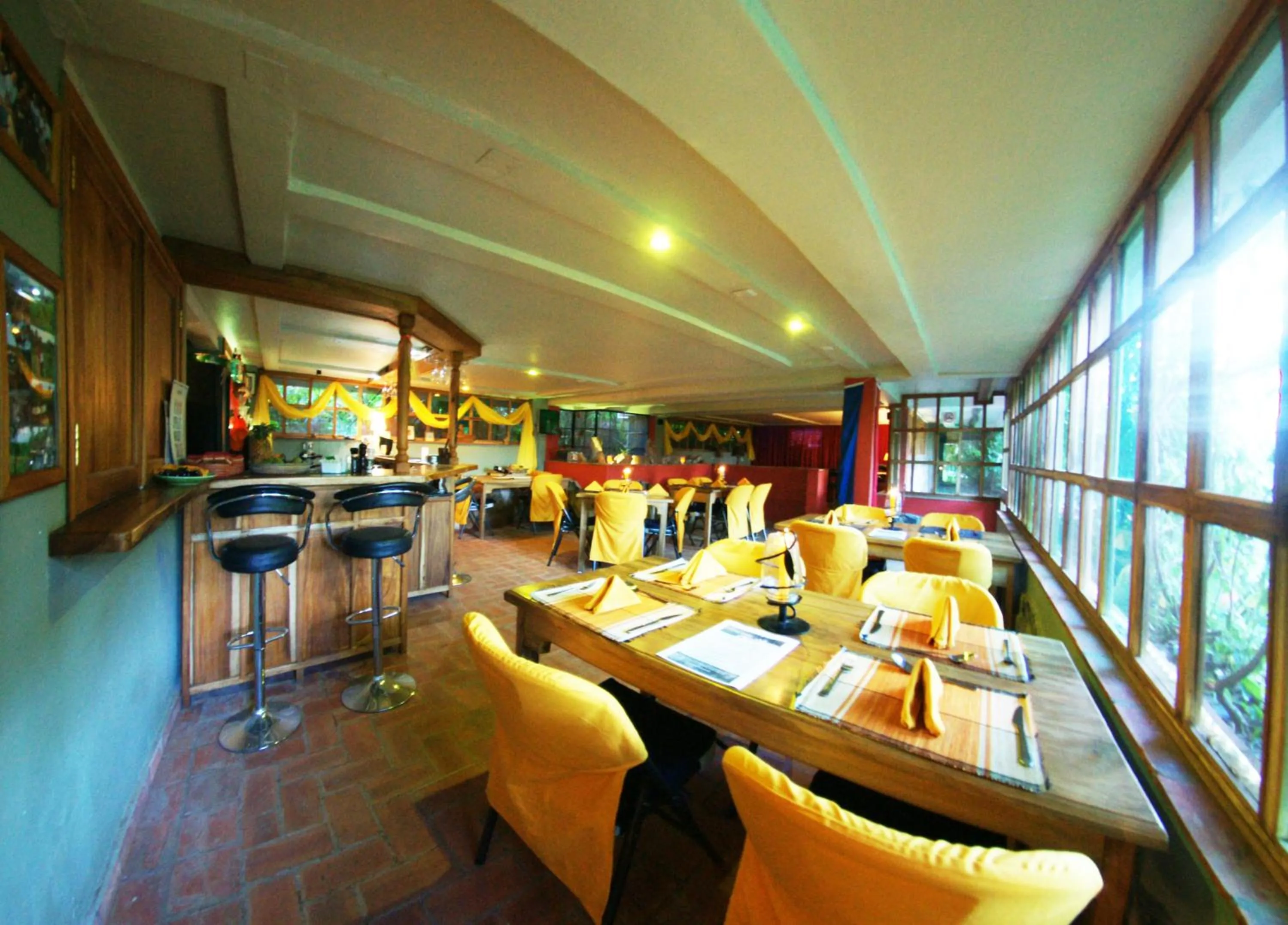 Restaurant/places to eat in Yellow Haven Lodge